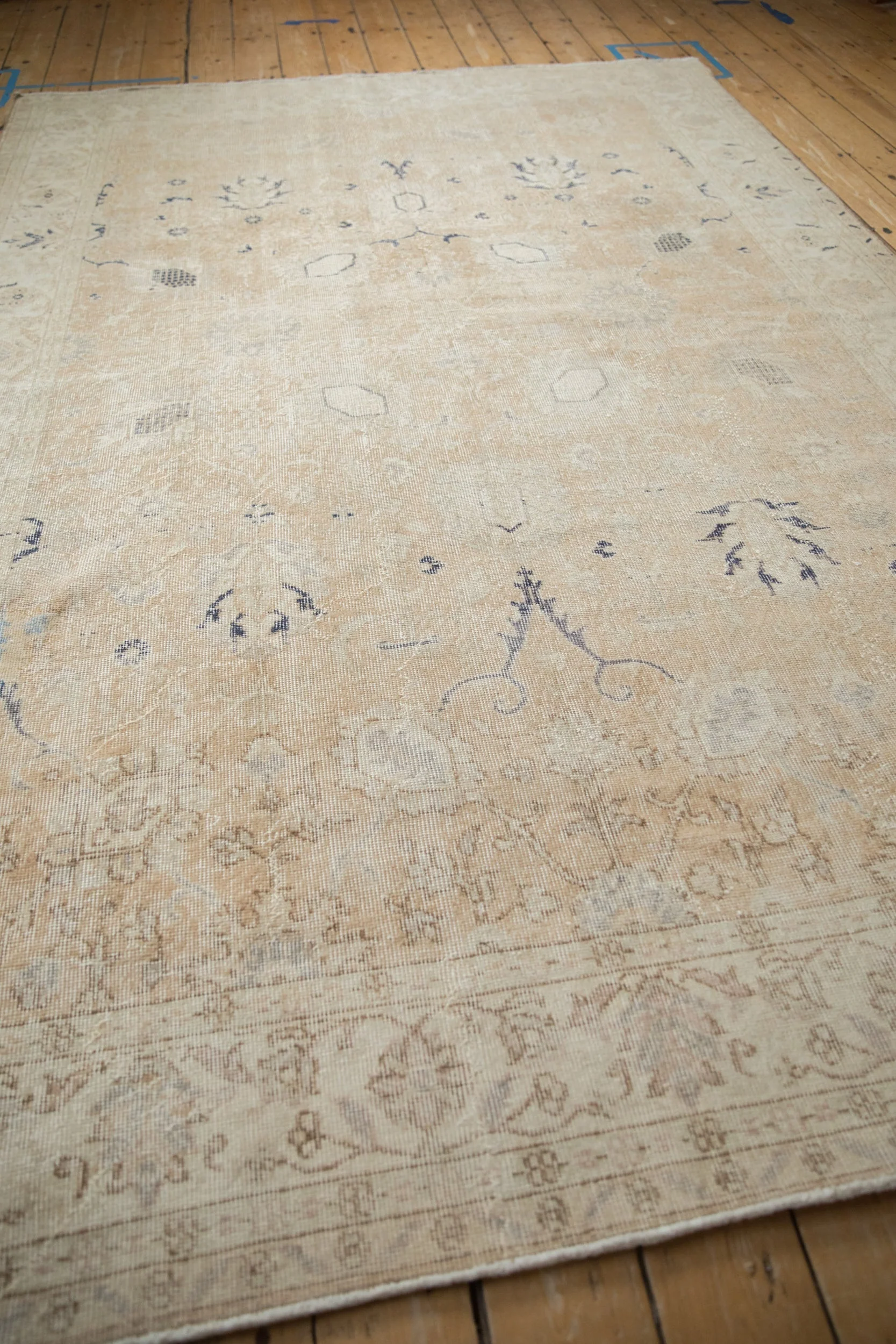 6.5x10 Vintage Distressed Sparta Carpet - Image 8