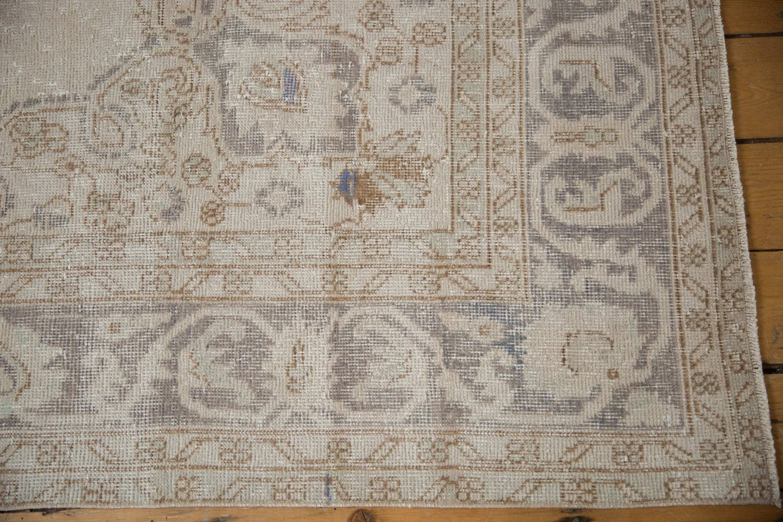 6.5x10 Vintage Distressed Sparta Carpet - Image 4