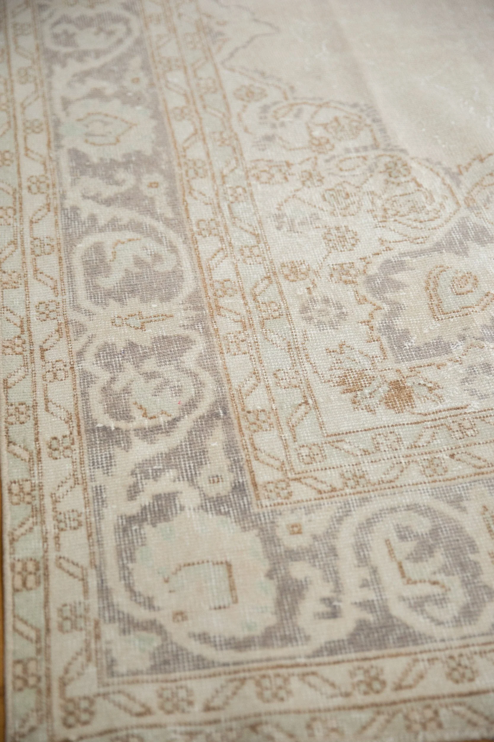 6.5x10 Vintage Distressed Sparta Carpet - Image 9
