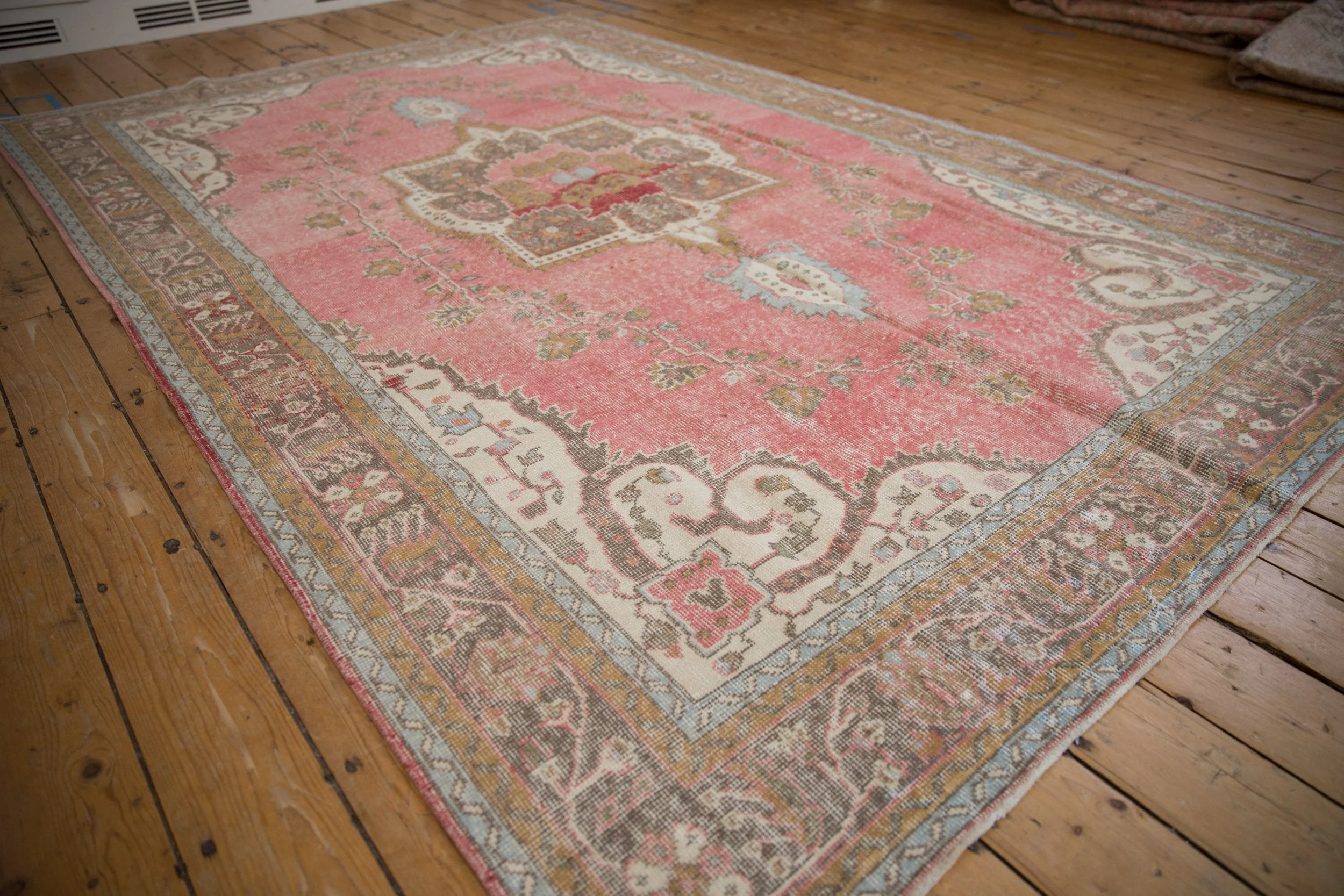 6.5x10 Vintage Distressed Sparta Carpet - Image 3