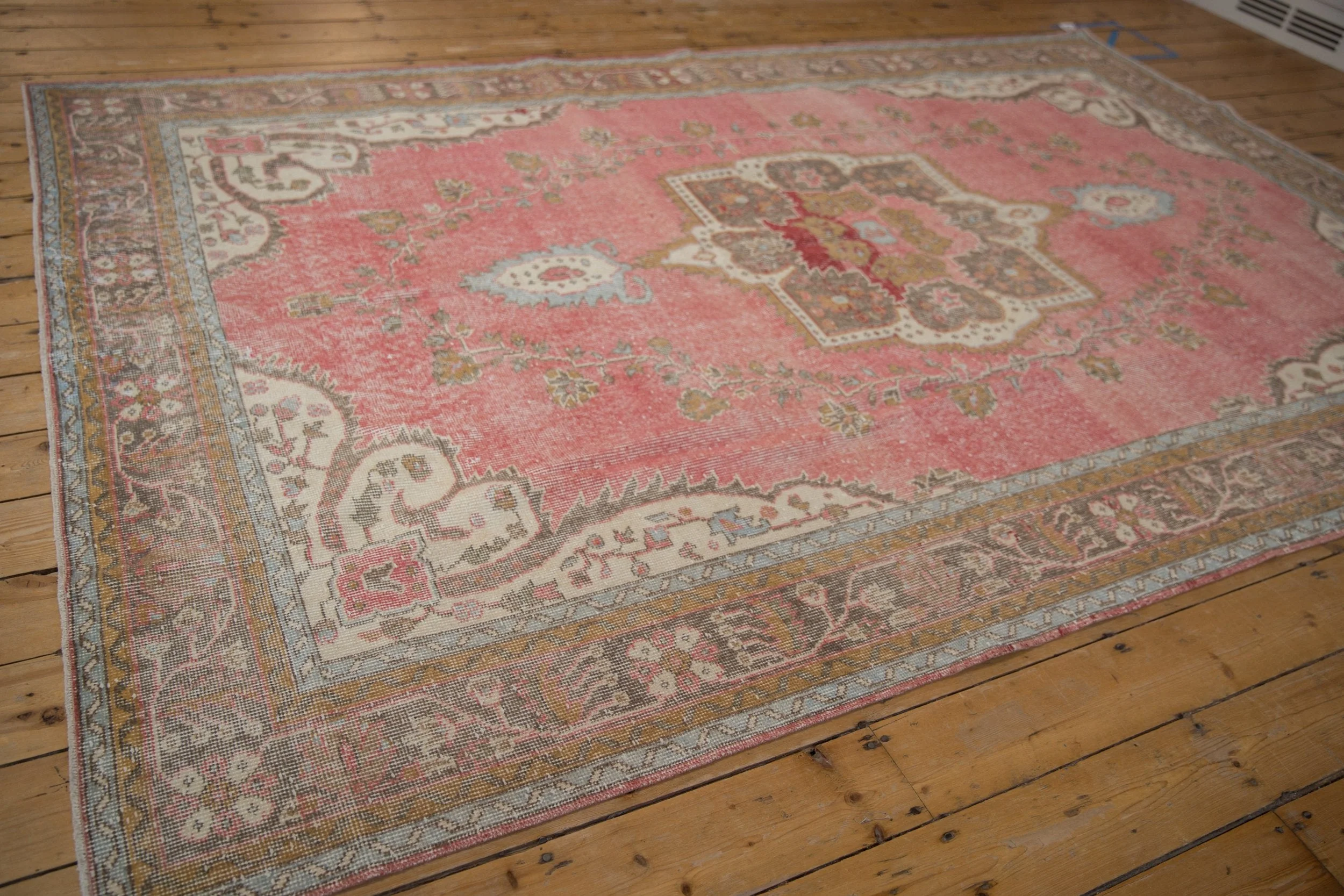 6.5x10 Vintage Distressed Sparta Carpet - Image 5