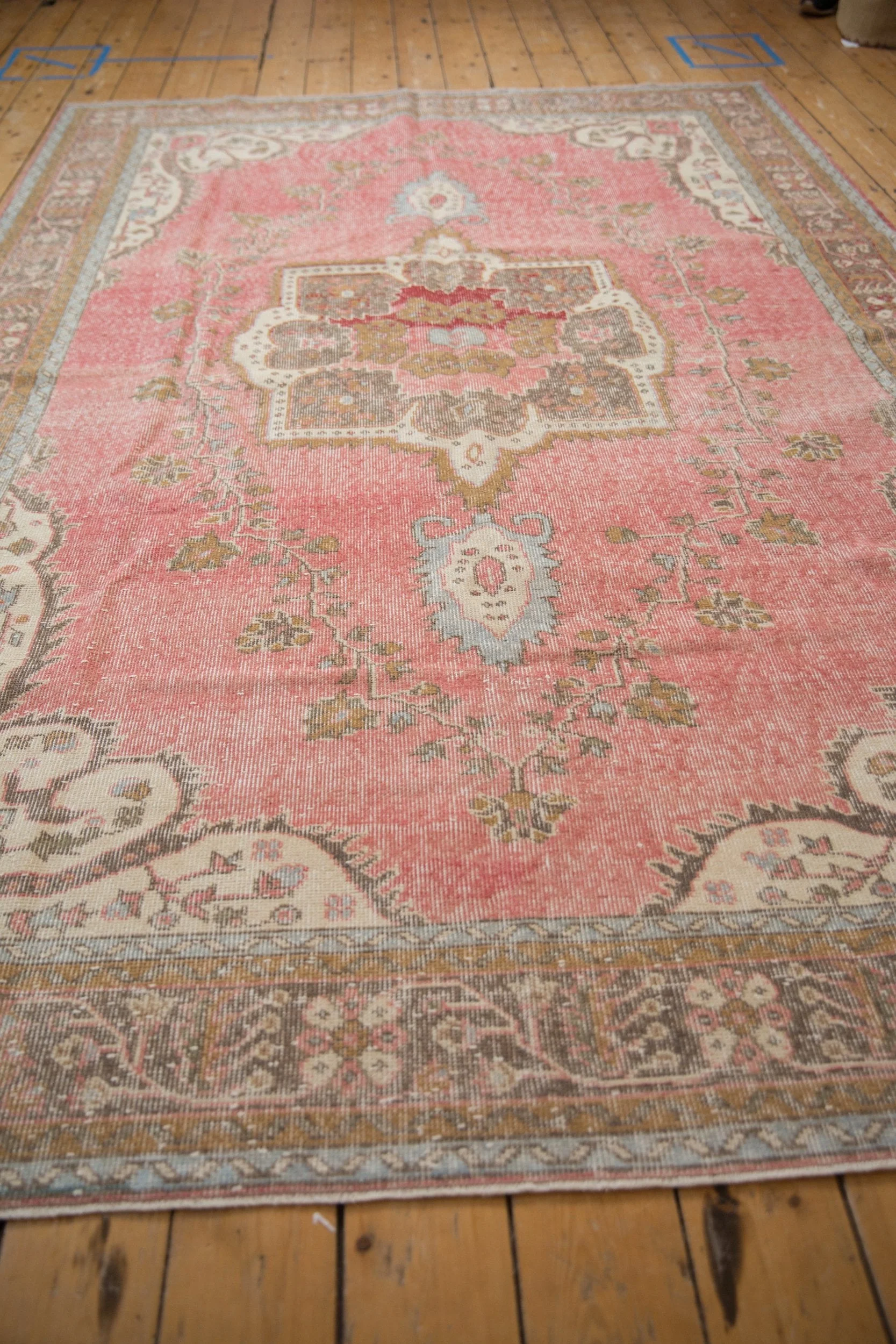6.5x10 Vintage Distressed Sparta Carpet - Image 7