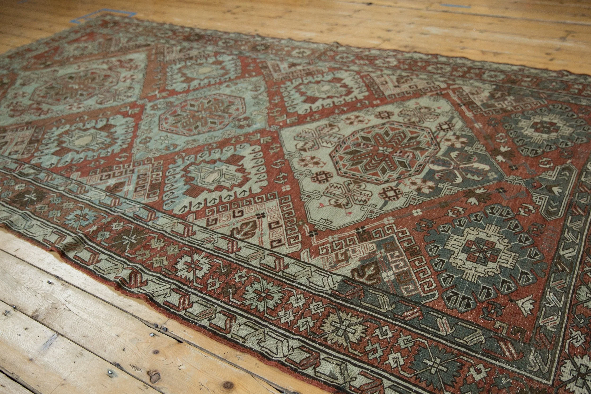 6.5x11.5 Vintage Distressed Soumac Design Carpet - Image 3
