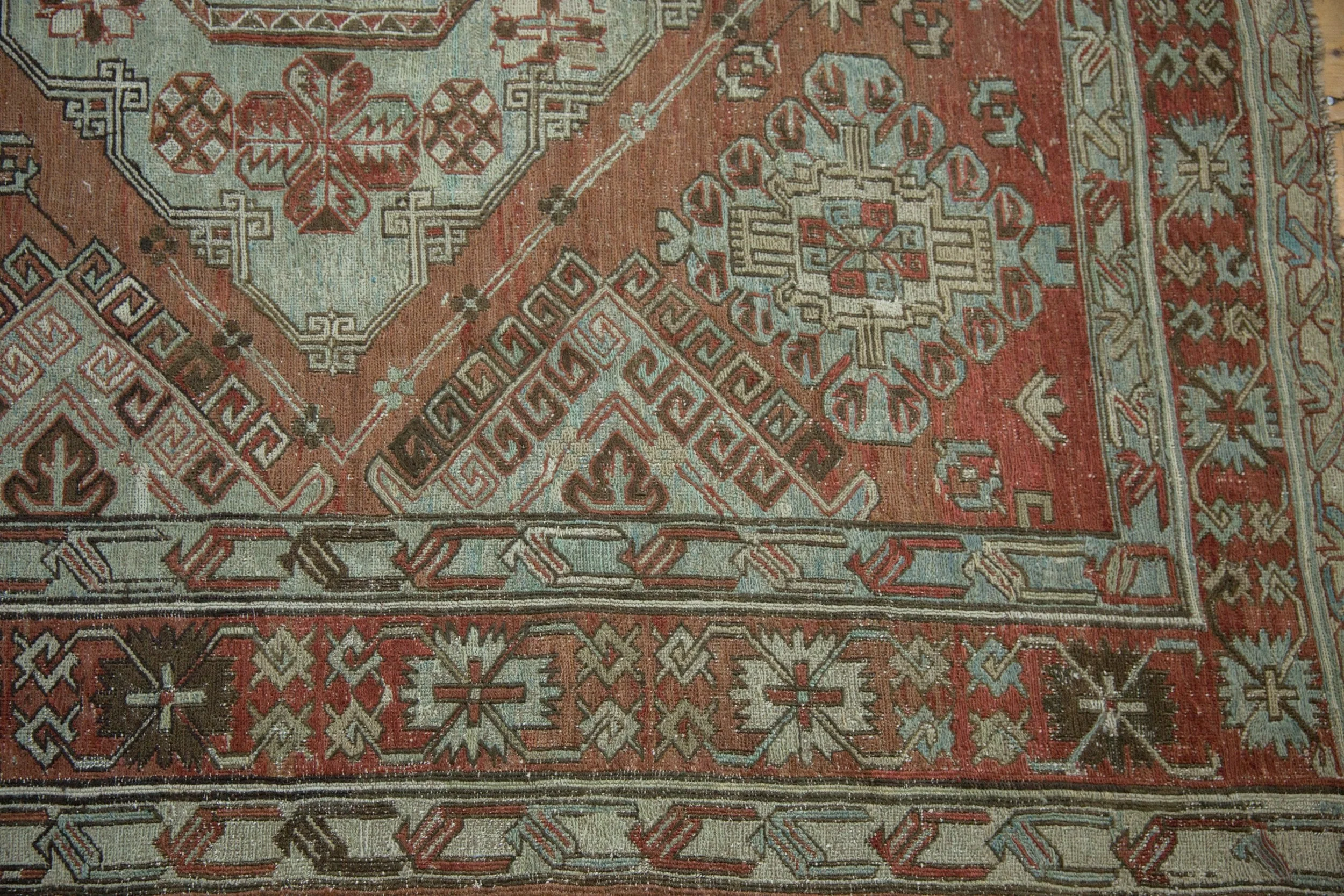 6.5x11.5 Vintage Distressed Soumac Design Carpet - Image 7