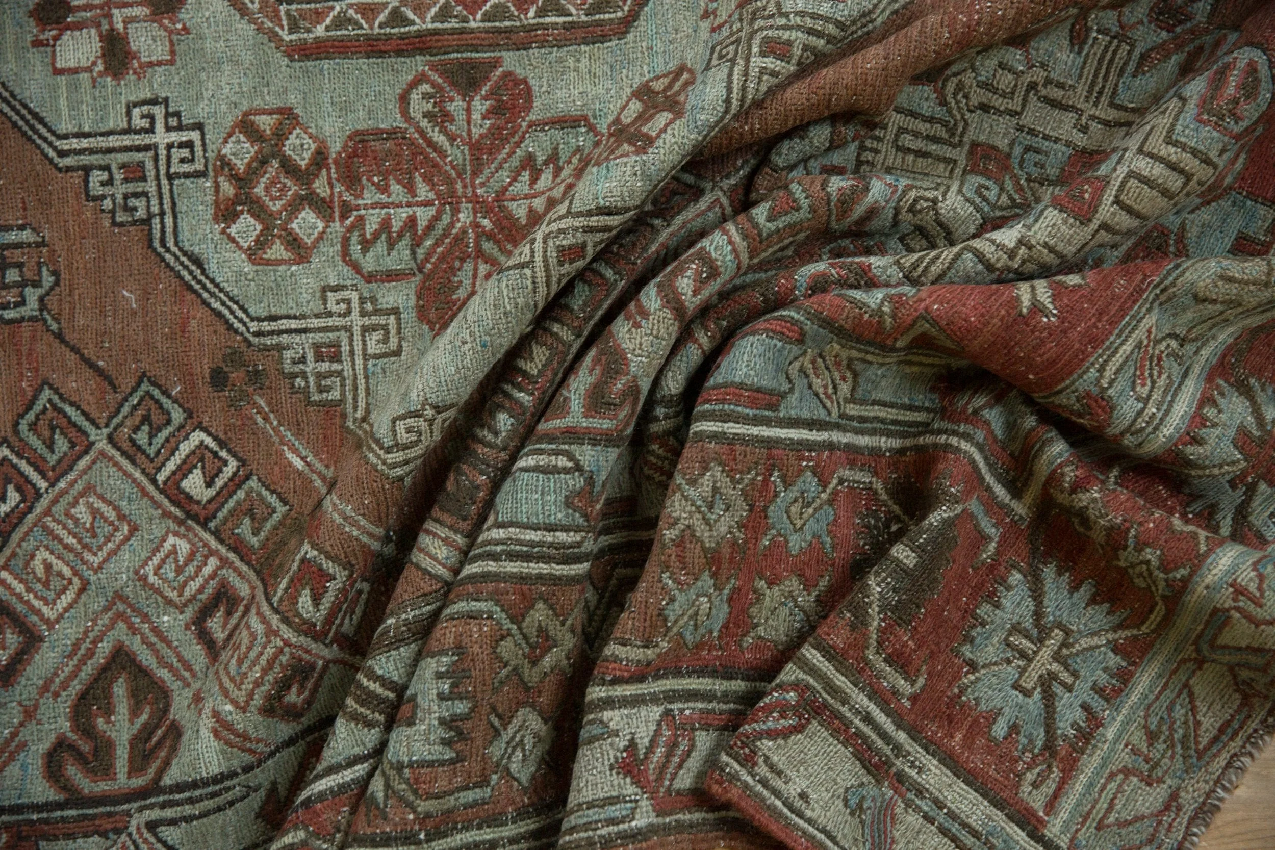 6.5x11.5 Vintage Distressed Soumac Design Carpet - Image 9