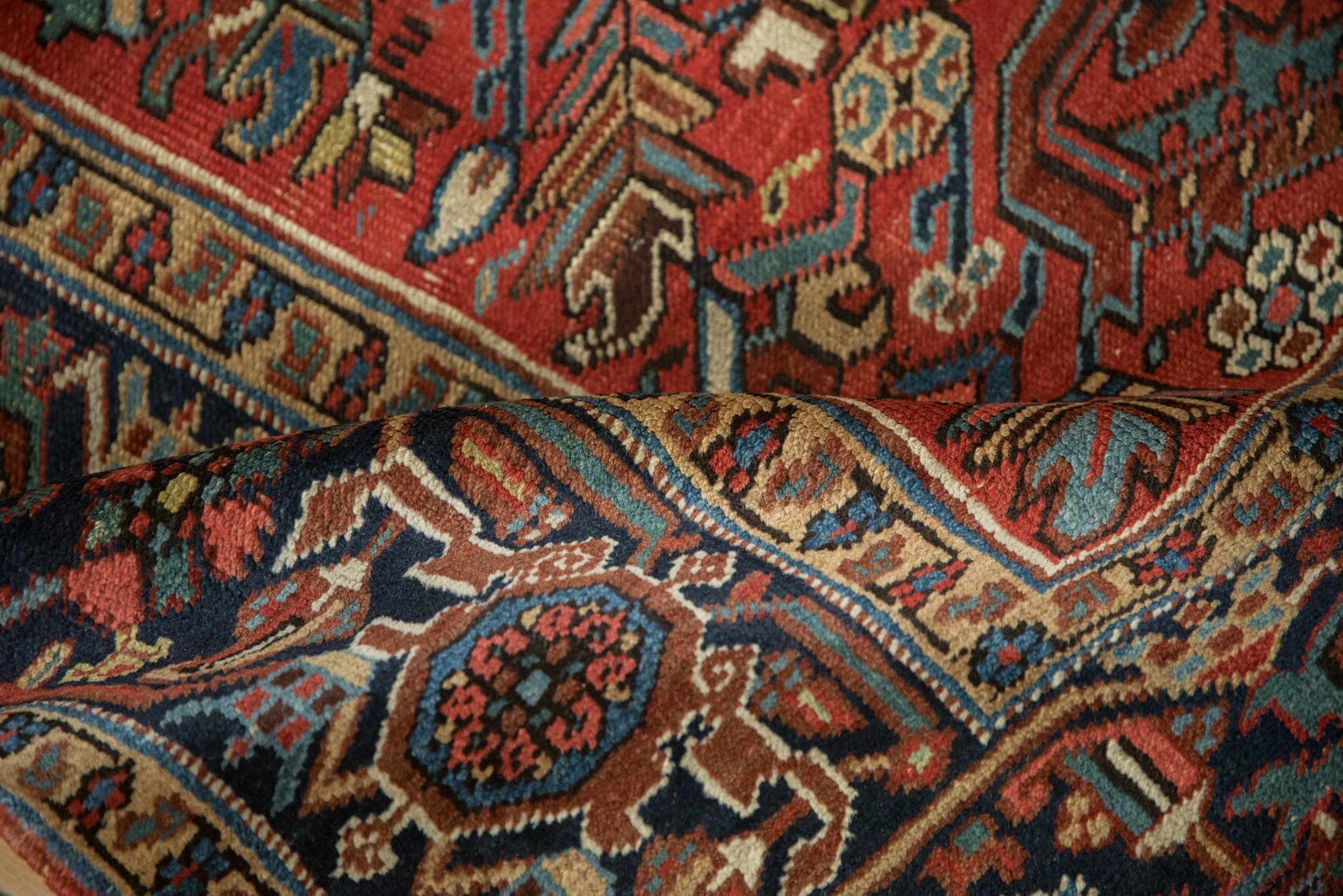 6.5x8.5 Vintage Heriz Carpet - Image 10