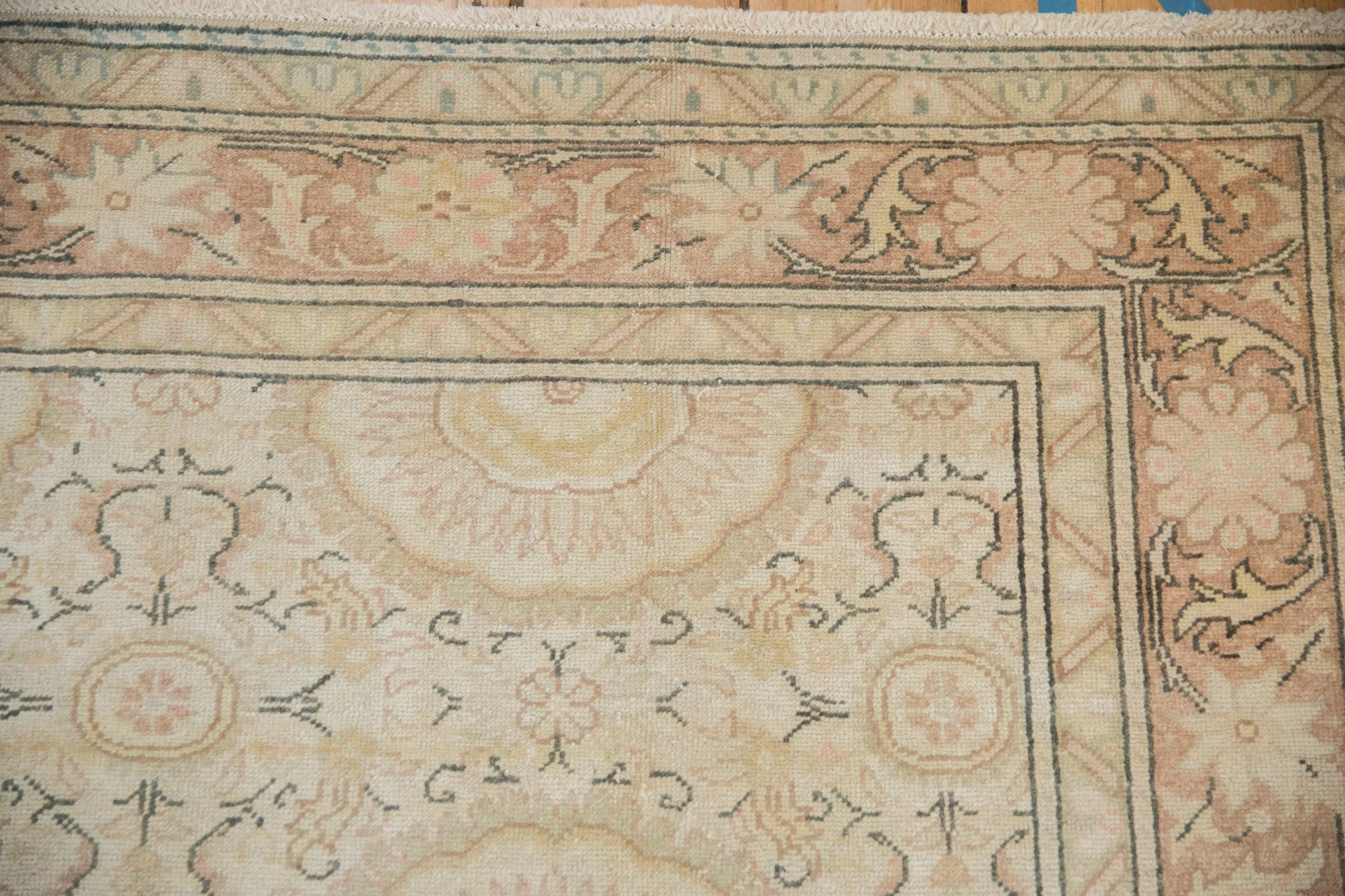 6.5x9.5 Vintage Distressed Kaisary Carpet - Image 3