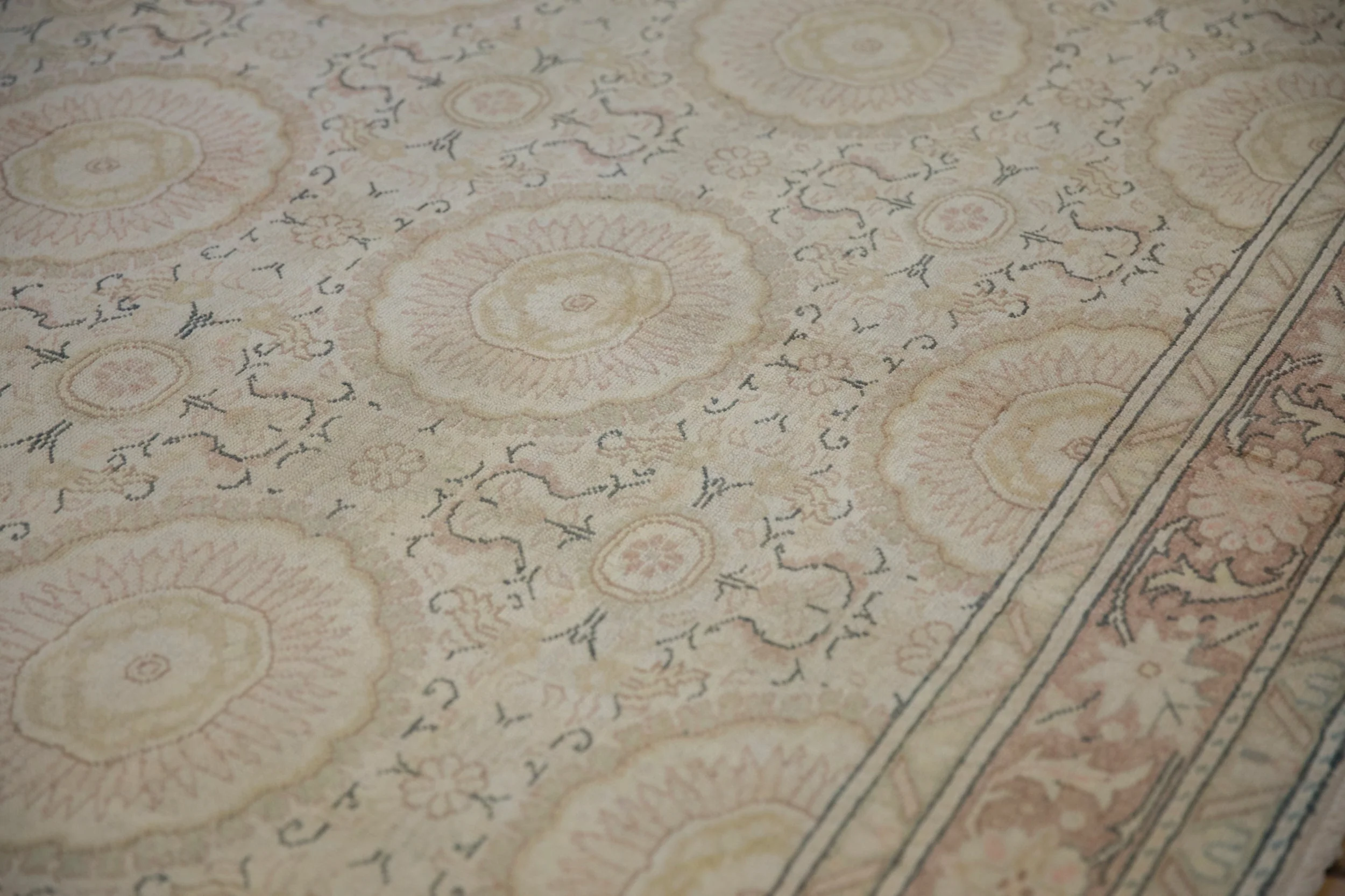 6.5x9.5 Vintage Distressed Kaisary Carpet - Image 5