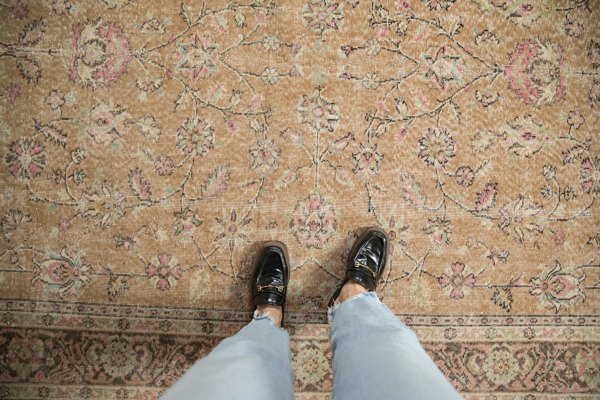 6.5x9.5 Vintage Distressed Sparta Carpet - Image 2