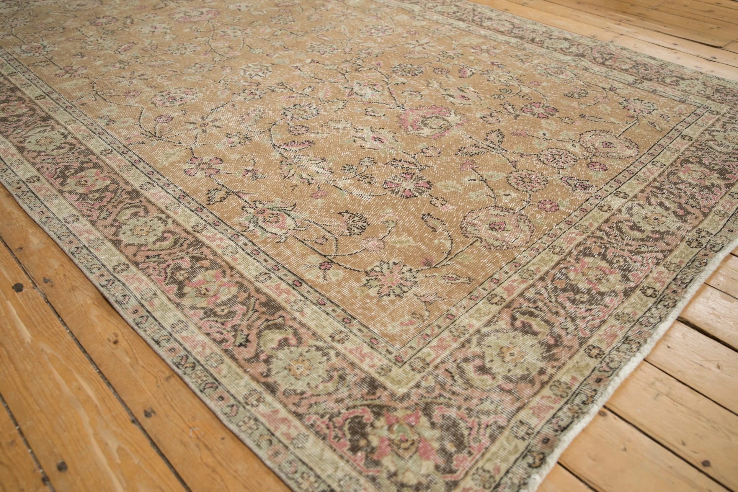 6.5x9.5 Vintage Distressed Sparta Carpet - Image 4