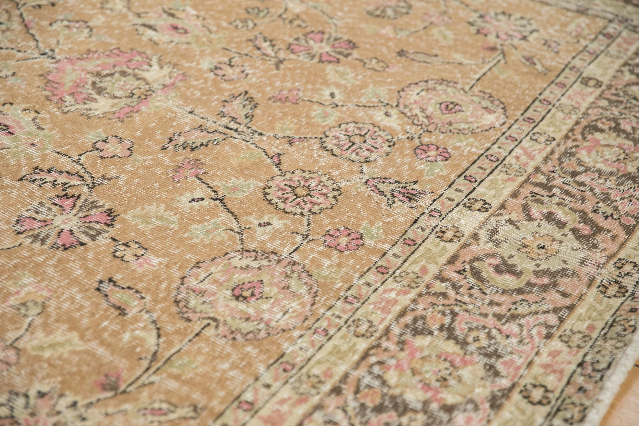 6.5x9.5 Vintage Distressed Sparta Carpet - Image 5