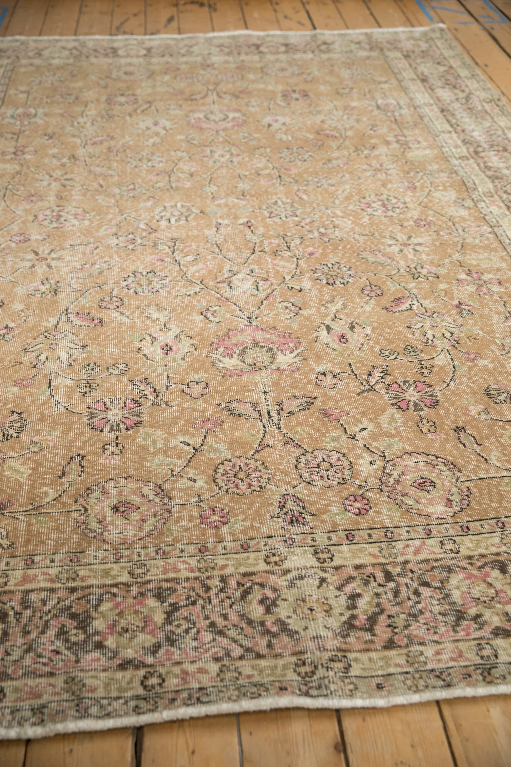 6.5x9.5 Vintage Distressed Sparta Carpet - Image 6
