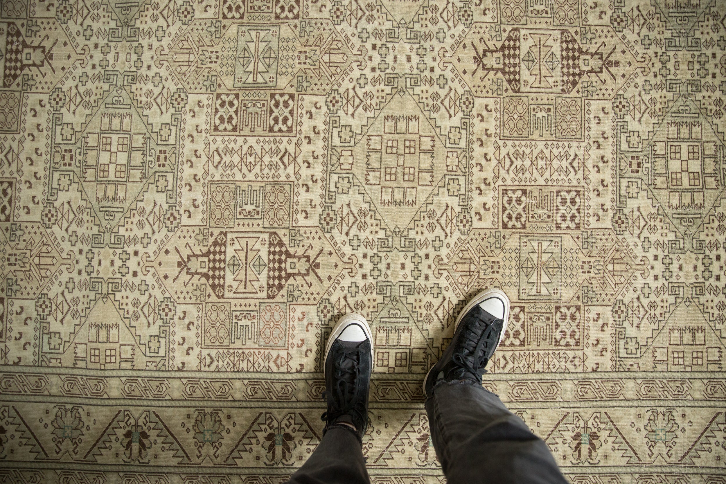 6.5x9.5 Vintage Distressed Sparta Carpet - Image 2
