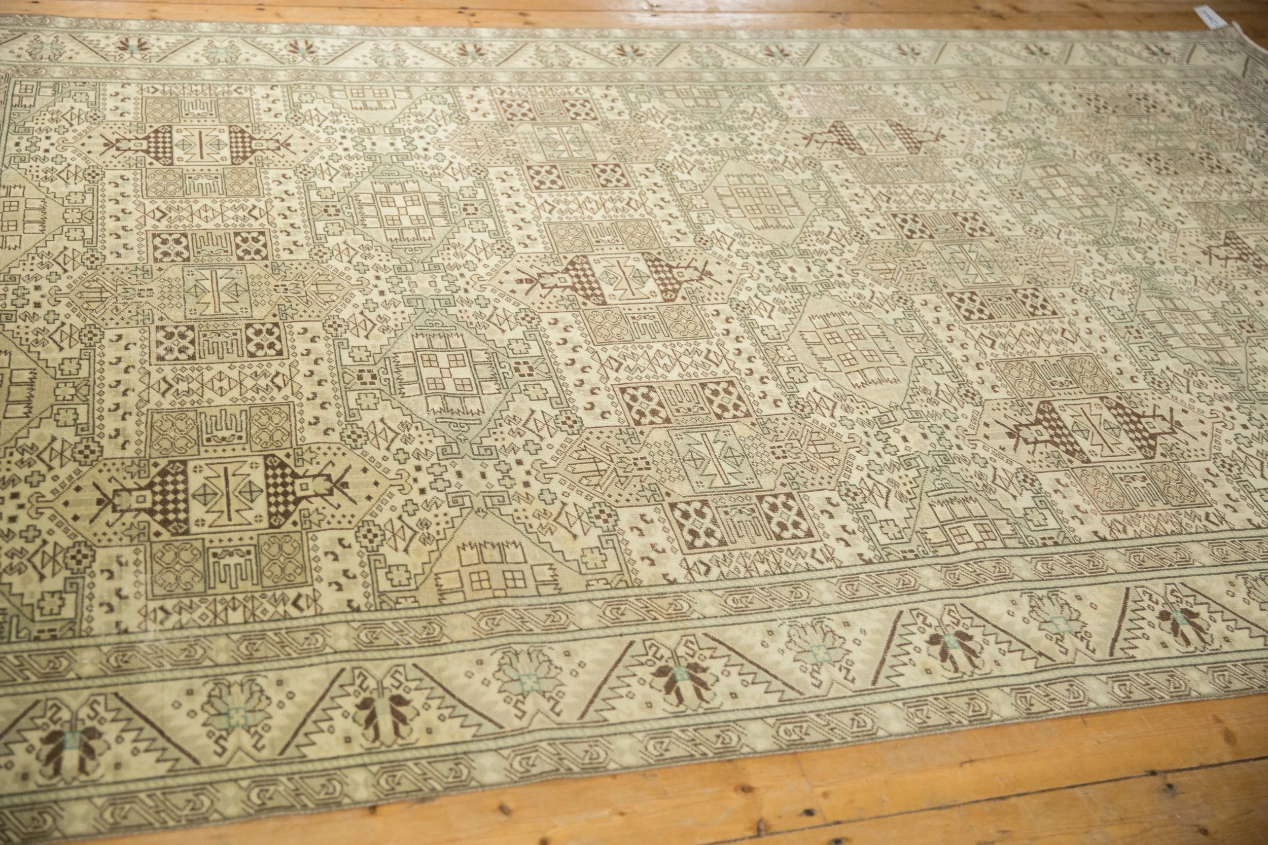6.5x9.5 Vintage Distressed Sparta Carpet - Image 5