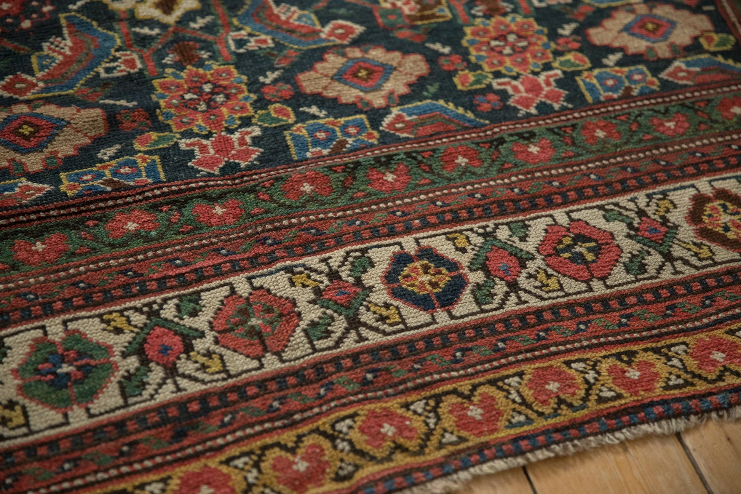 6.5x9 Antique Mahal Carpet - Image 10