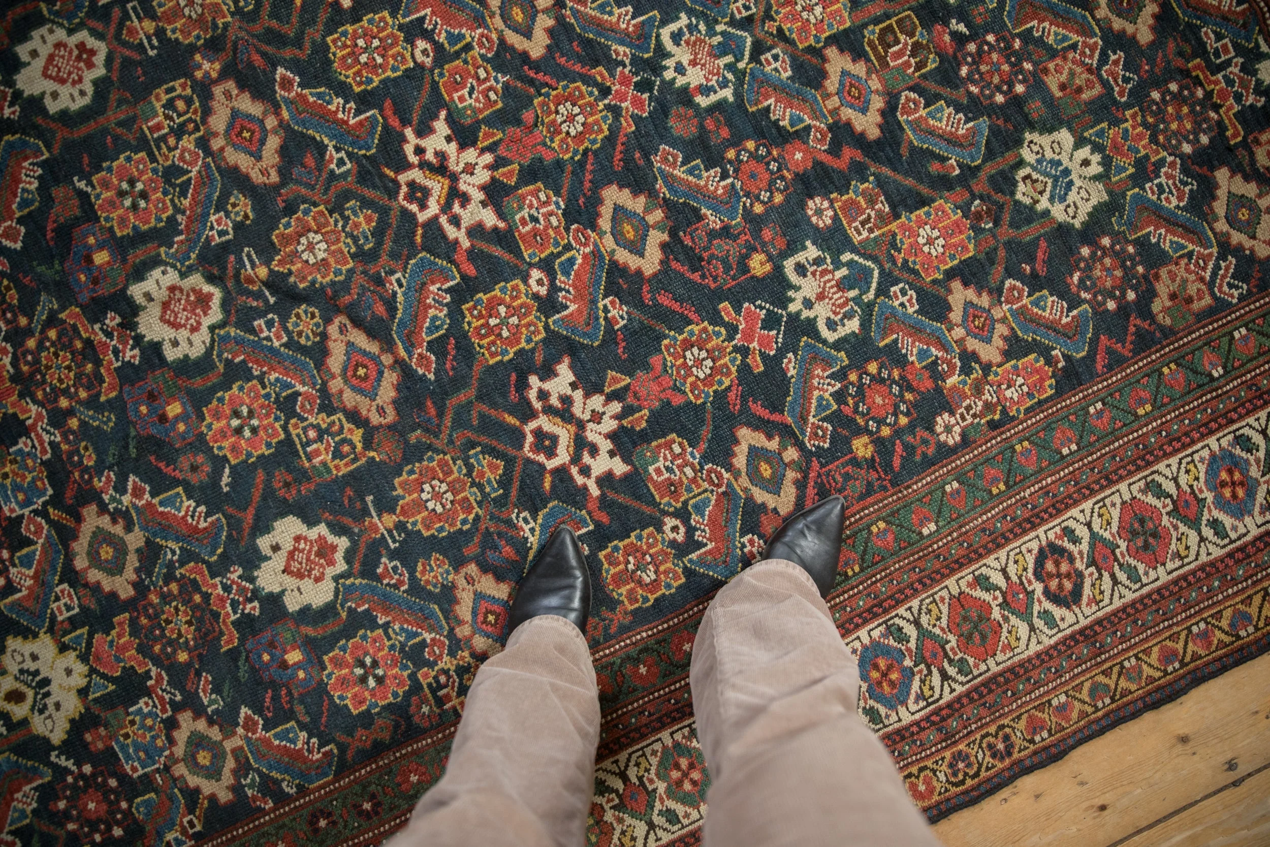 6.5x9 Antique Mahal Carpet - Image 2