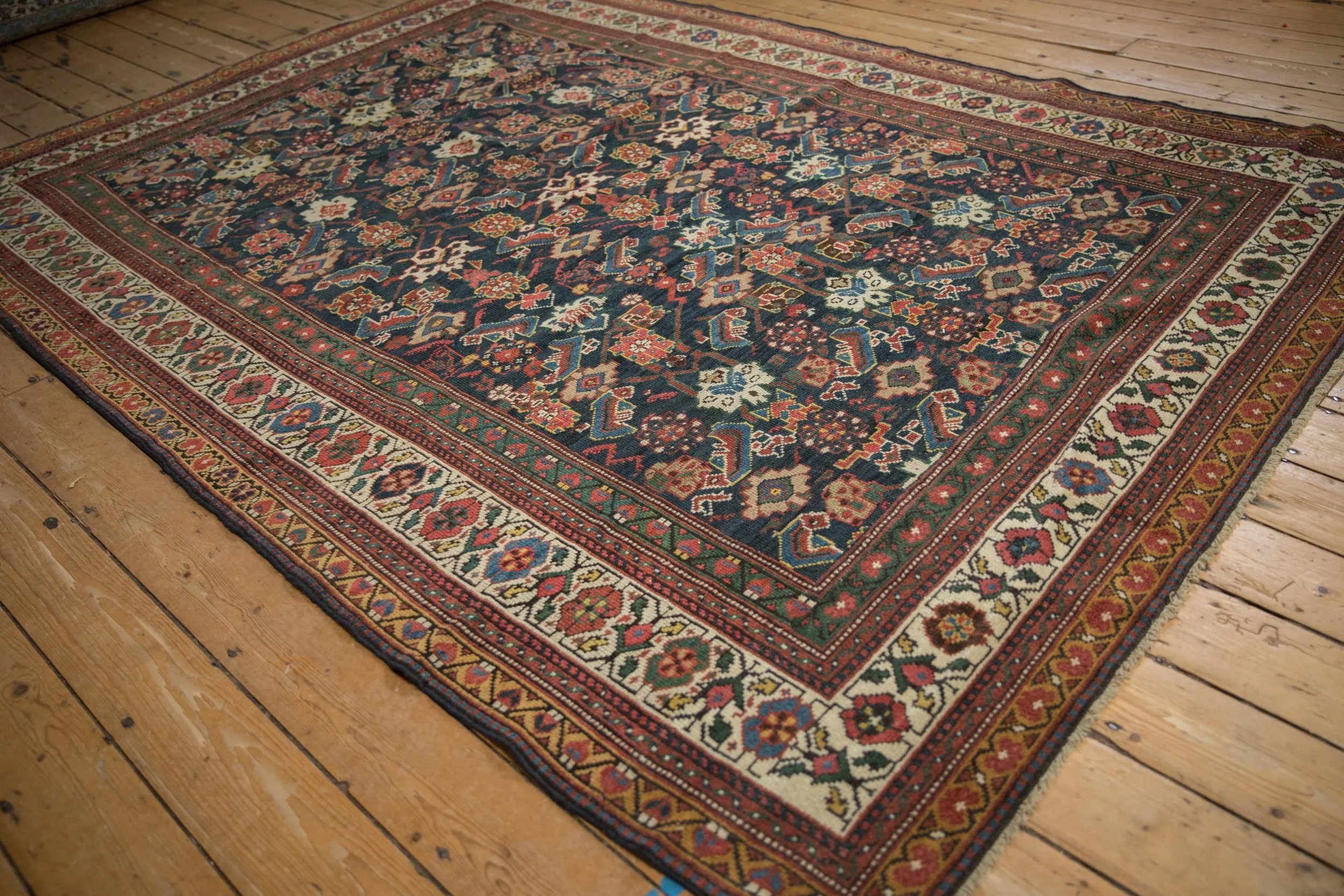6.5x9 Antique Mahal Carpet - Image 4