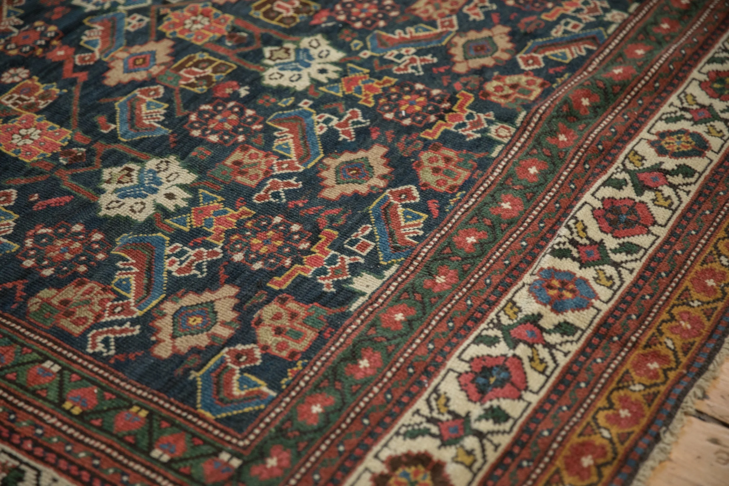 6.5x9 Antique Mahal Carpet - Image 5