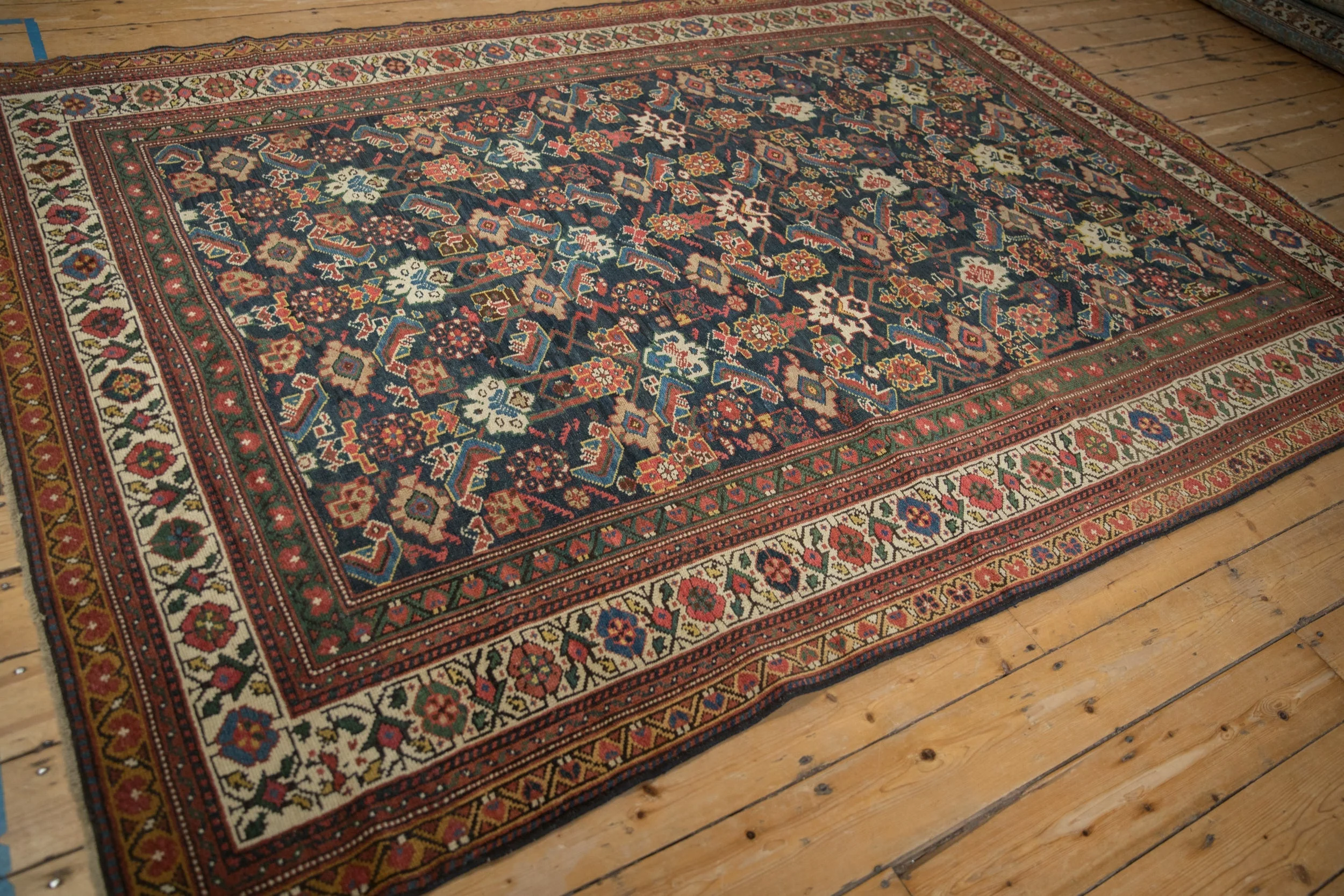 6.5x9 Antique Mahal Carpet - Image 6