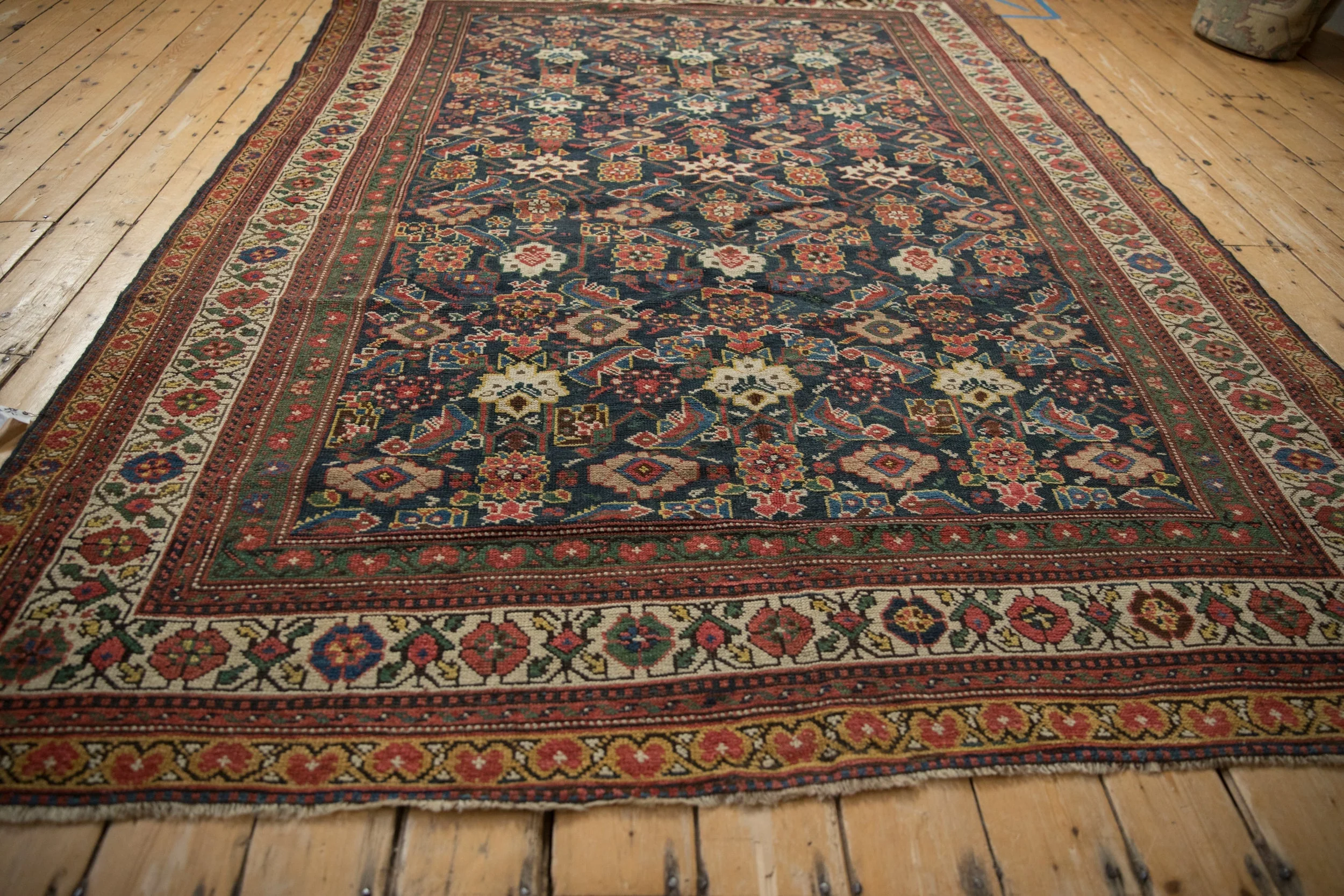 6.5x9 Antique Mahal Carpet - Image 9