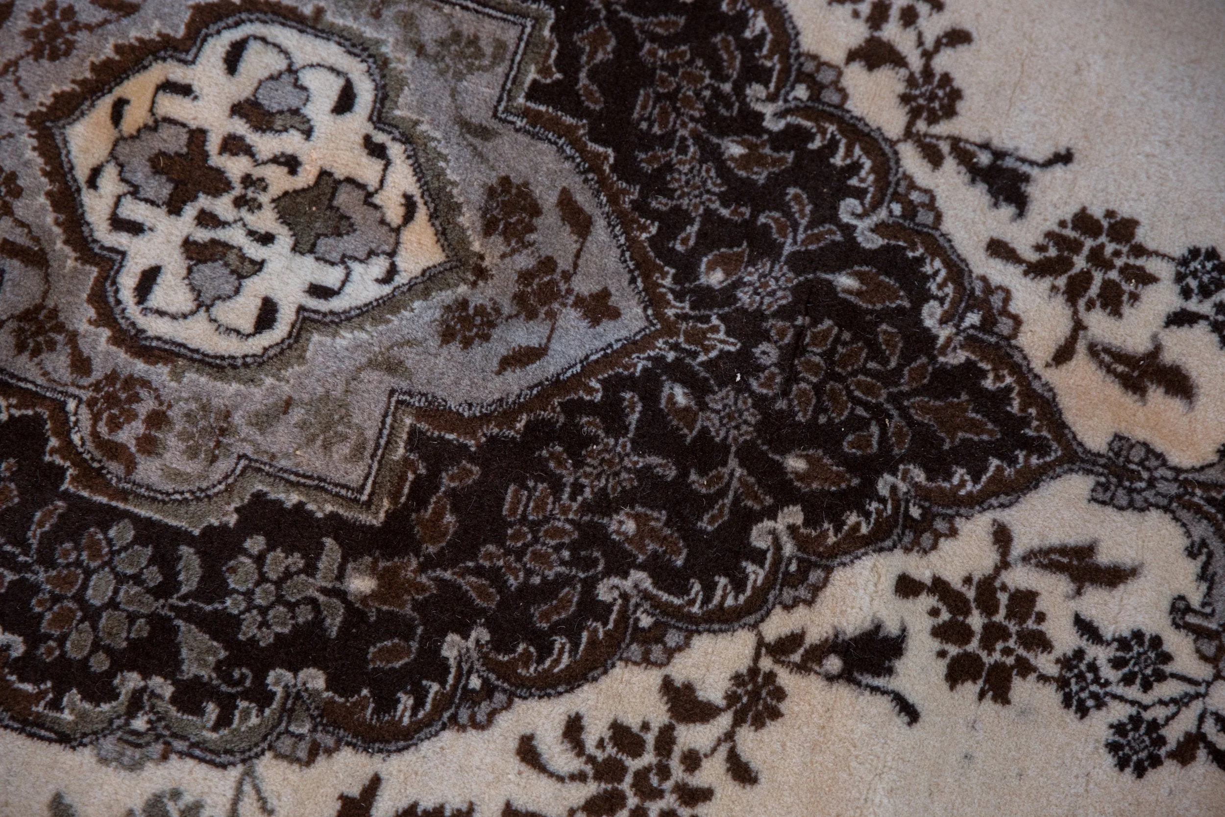 6.5x9 Vintage Tabriz Carpet - Image 10