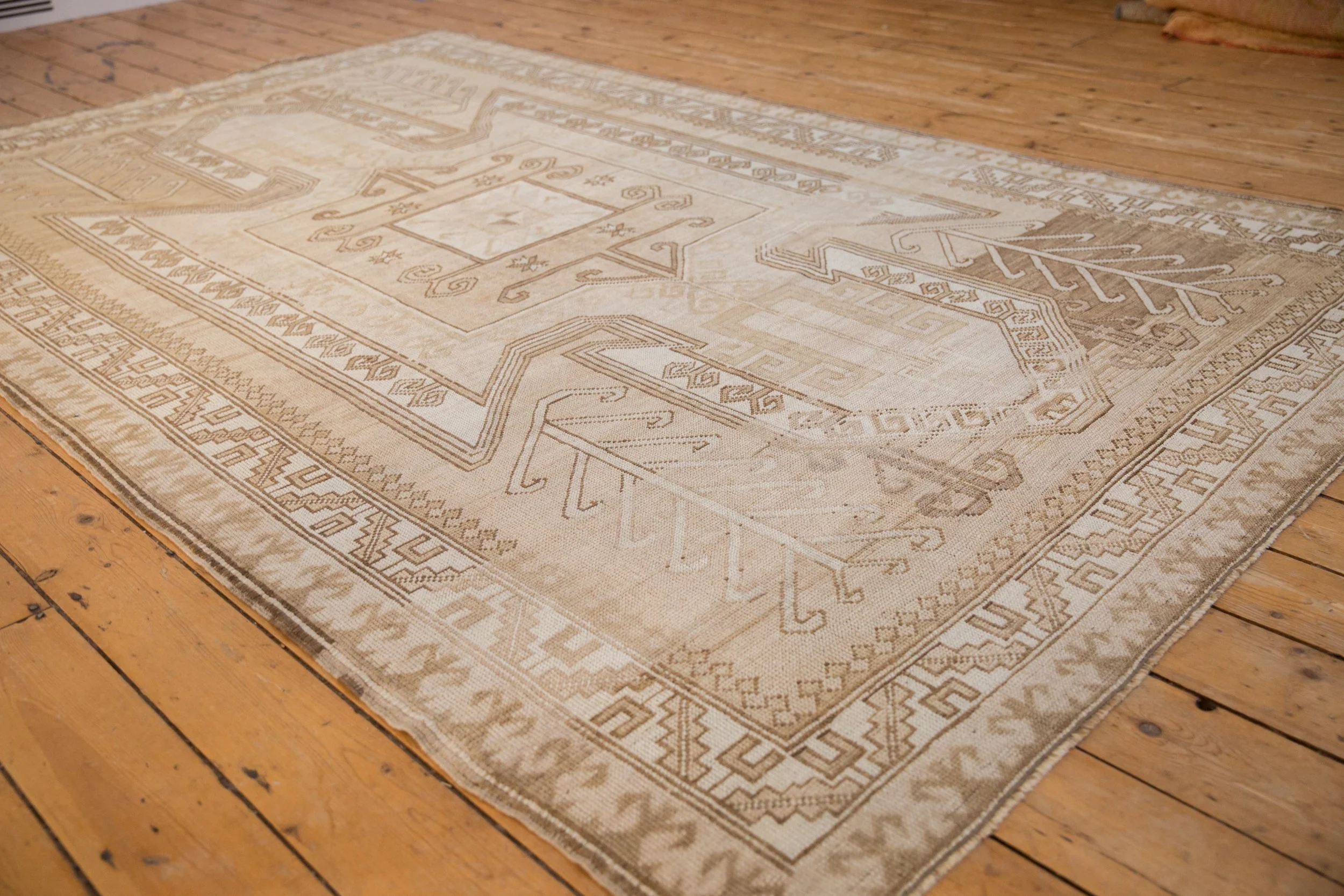 6x10.5 Vintage Distressed Kars Carpet - Image 4