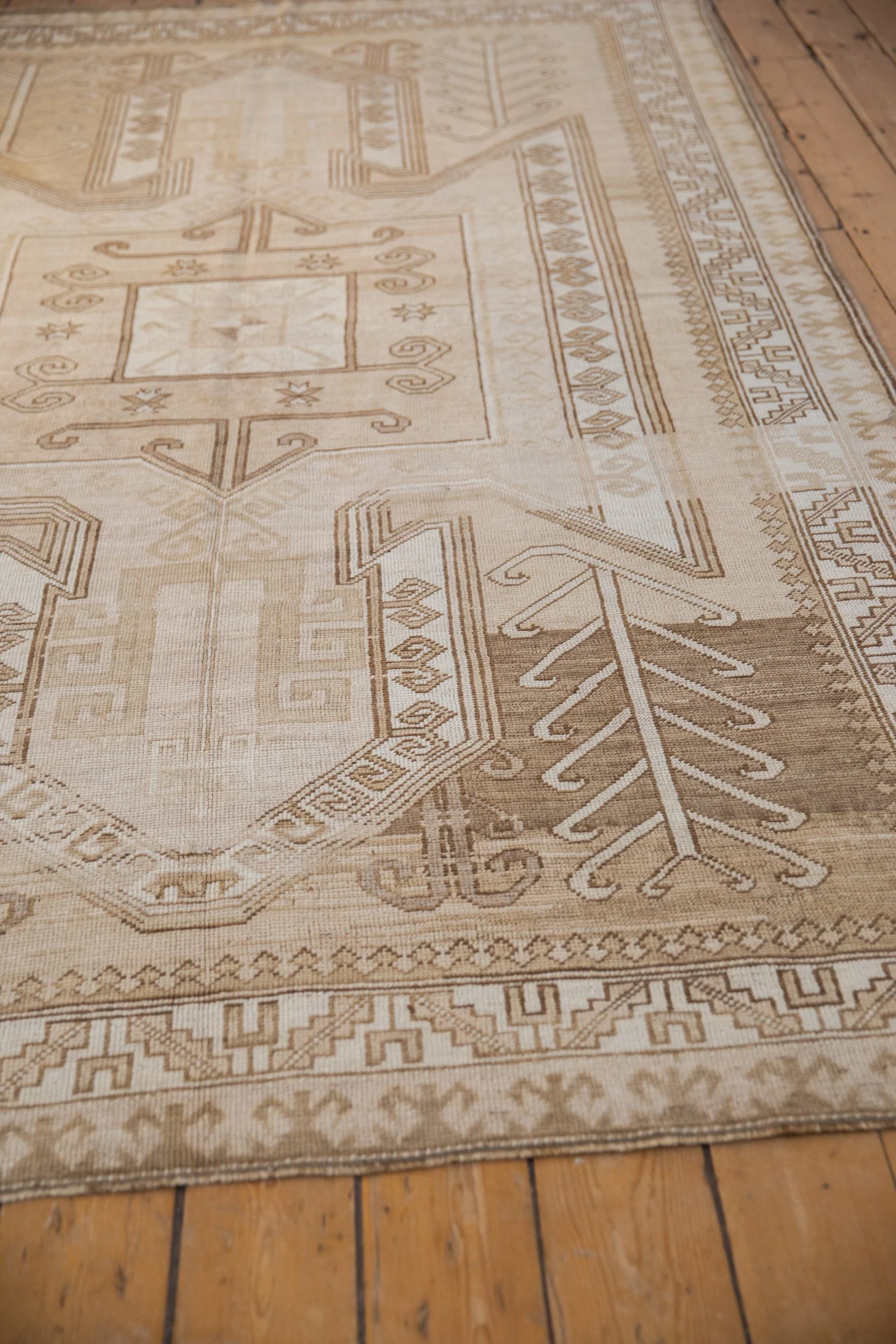 6x10.5 Vintage Distressed Kars Carpet - Image 6
