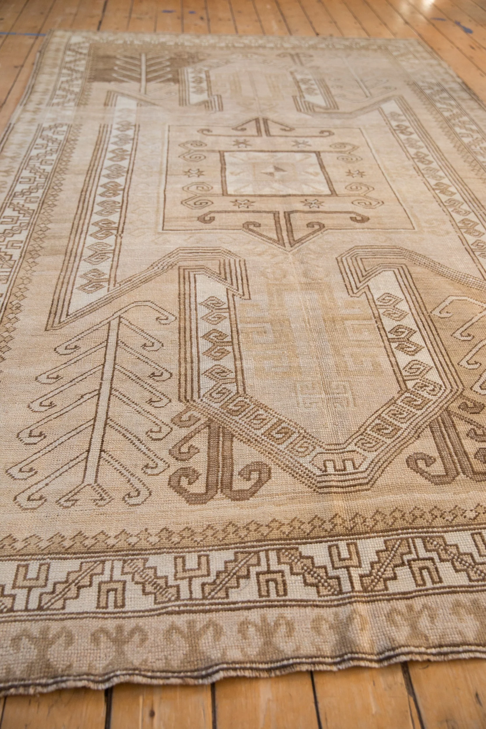 6x10.5 Vintage Distressed Kars Carpet - Image 9