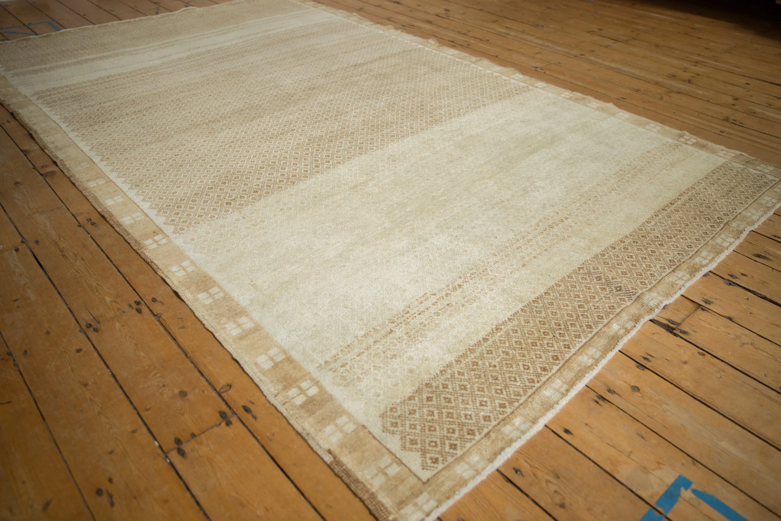 6x10 Vintage Distressed Kars Carpet - Image 4