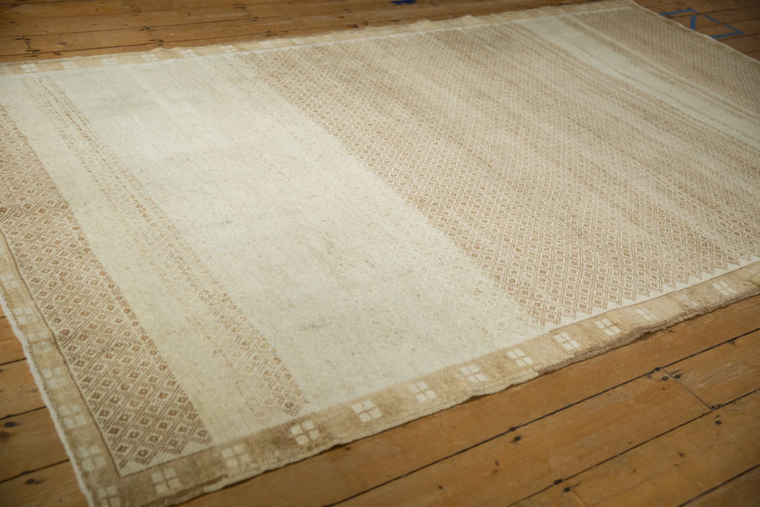 6x10 Vintage Distressed Kars Carpet - Image 6