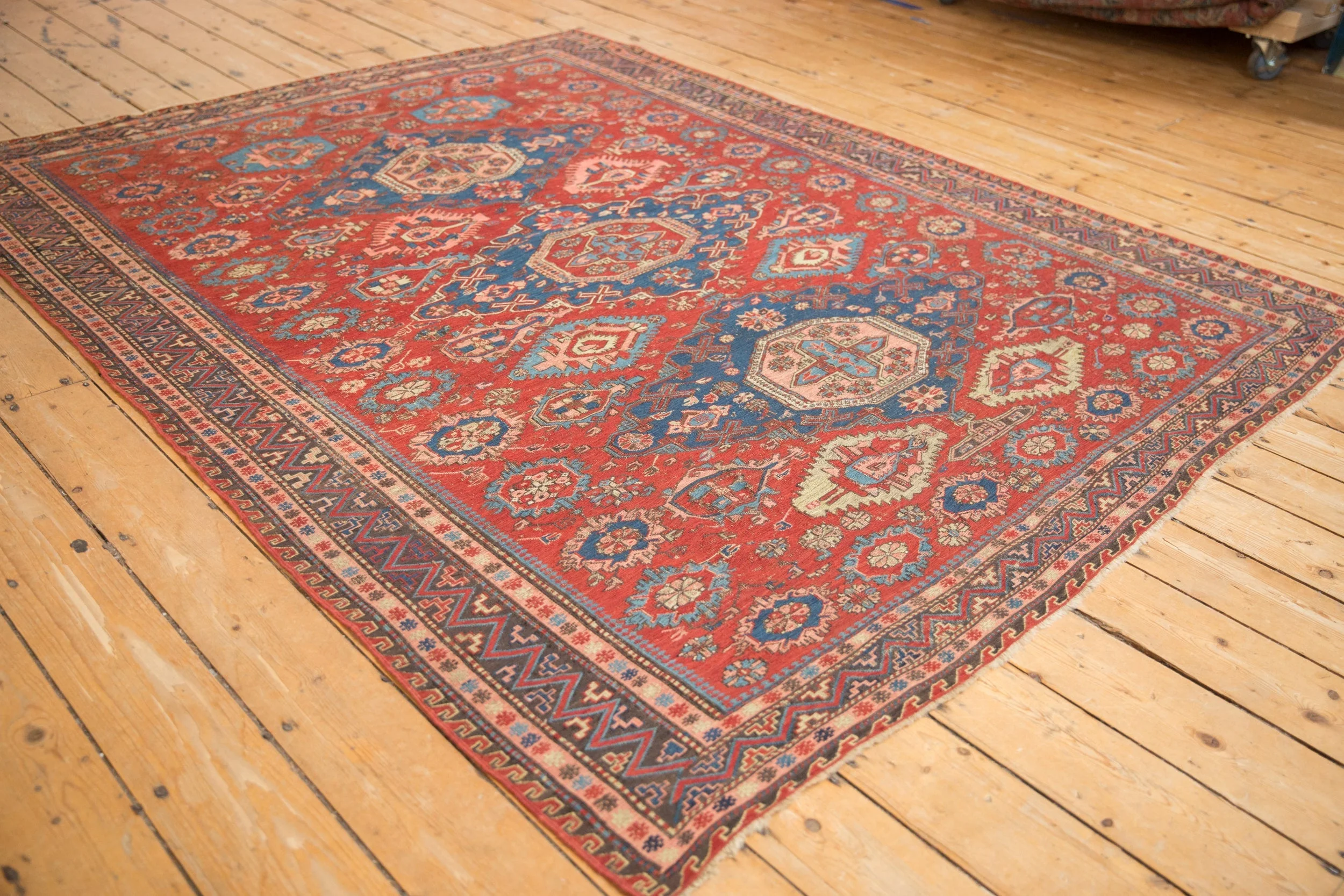 6x7.5 Antique Caucasian Soumac Carpet - Image 4
