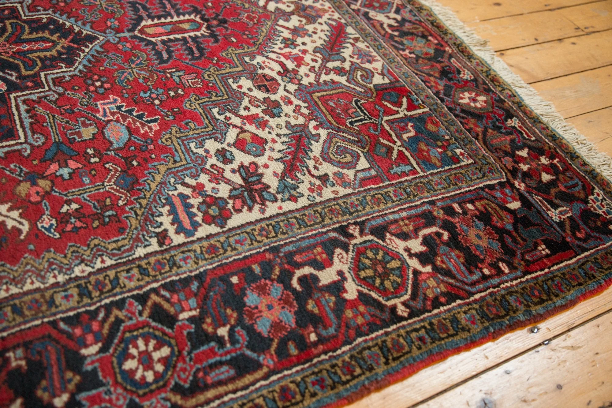 6x8.5 Vintage Heriz Carpet - Image 7