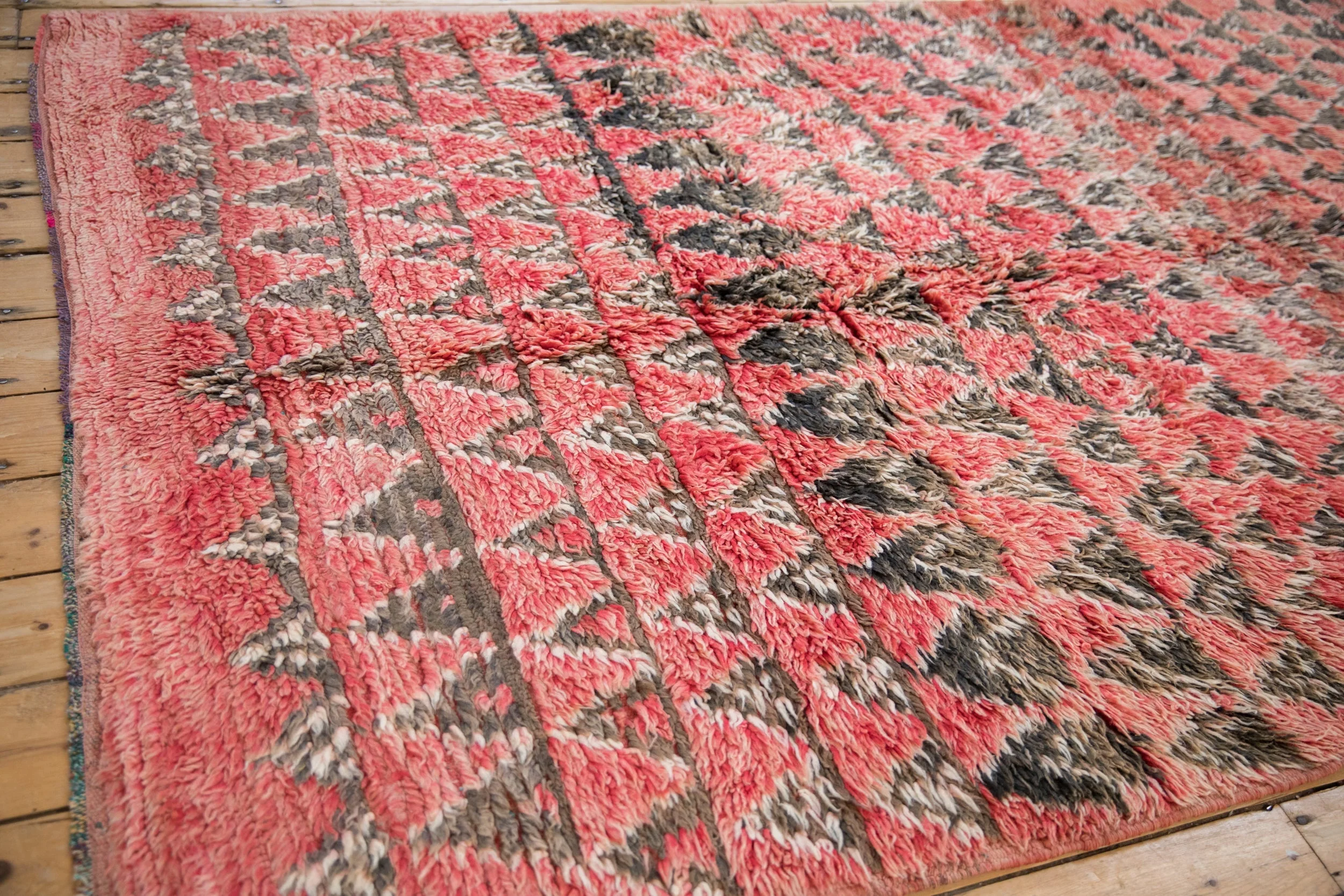 6x9.5 Vintage Moroccan Carpet - Image 13