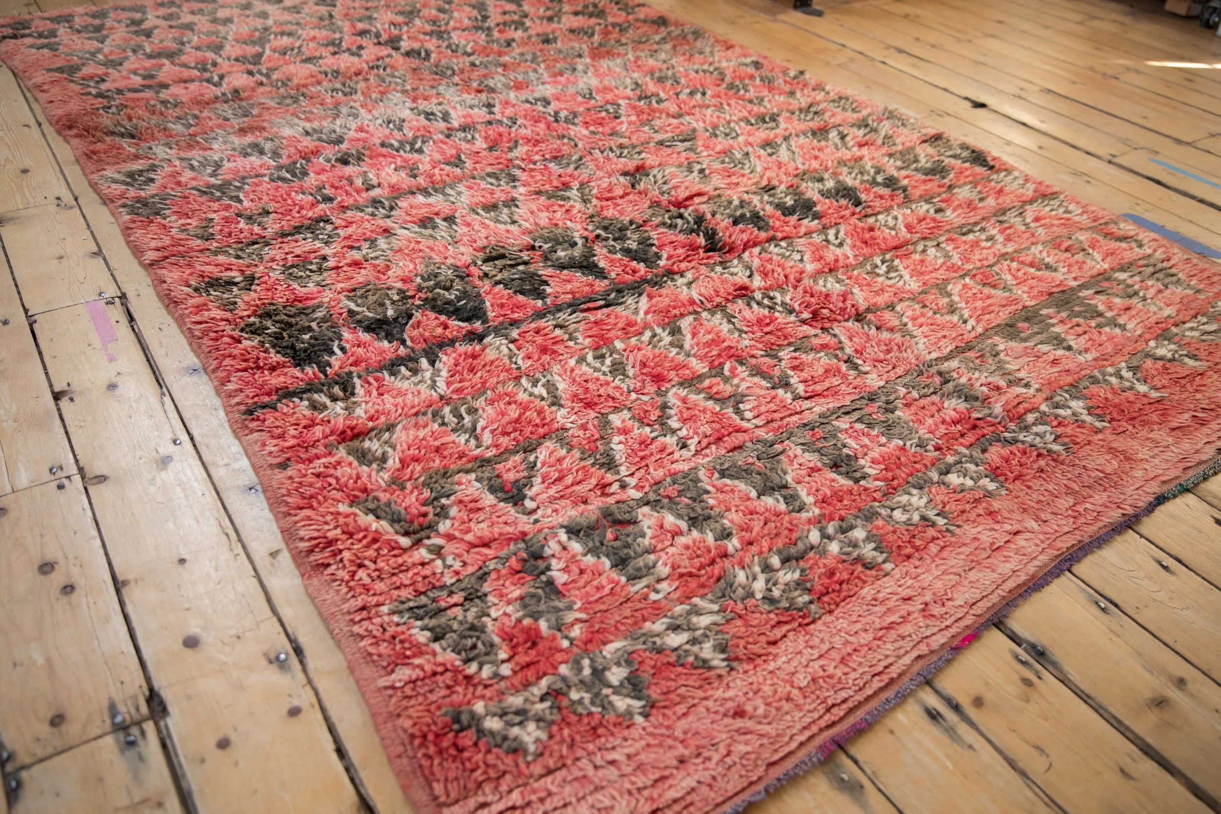 6x9.5 Vintage Moroccan Carpet - Image 4