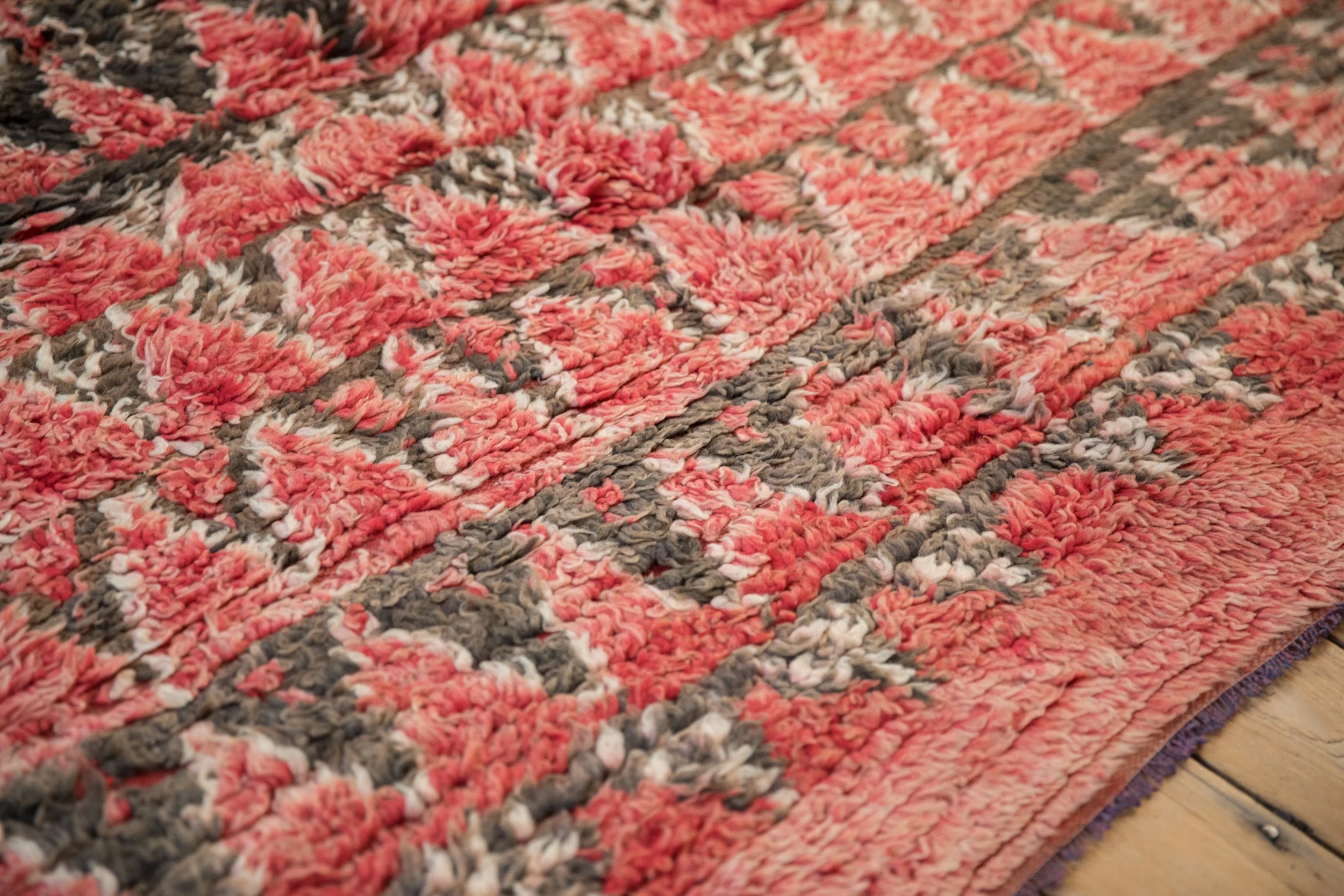 6x9.5 Vintage Moroccan Carpet - Image 5