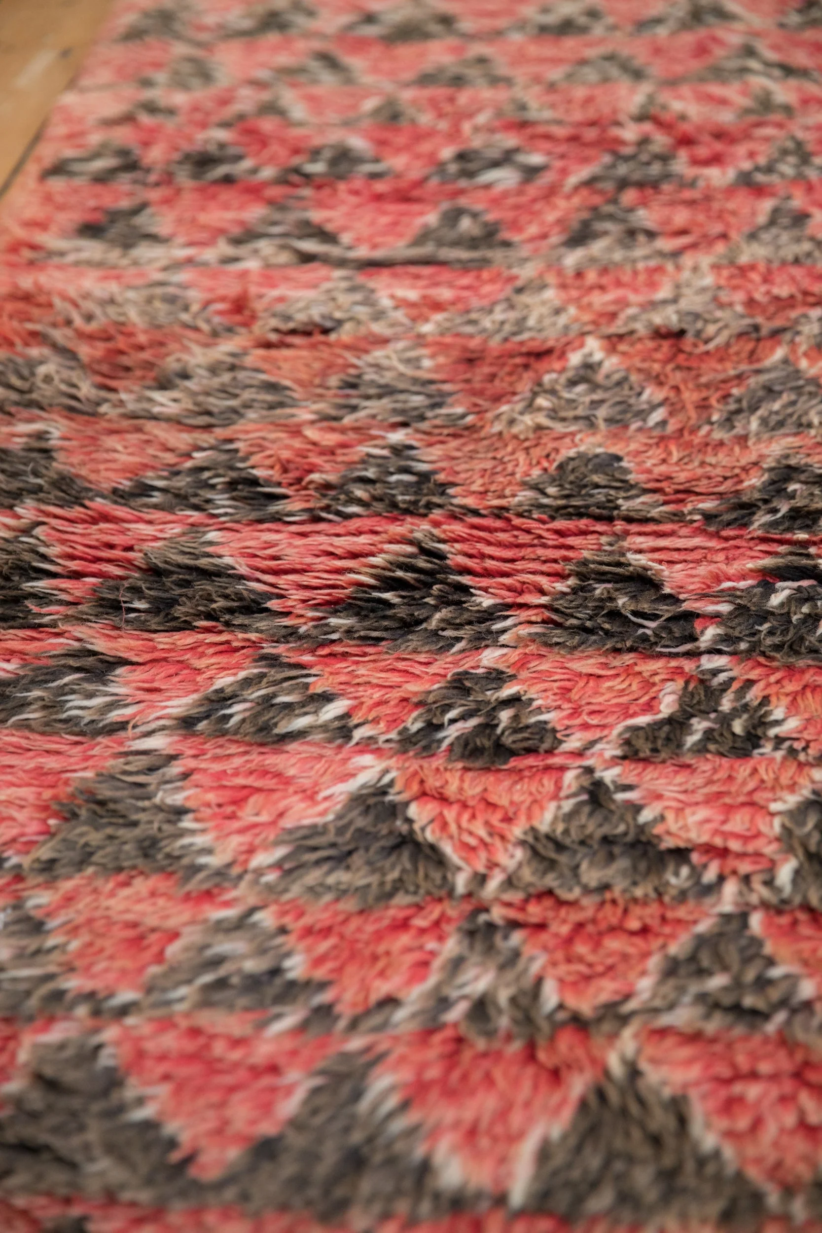 6x9.5 Vintage Moroccan Carpet - Image 8