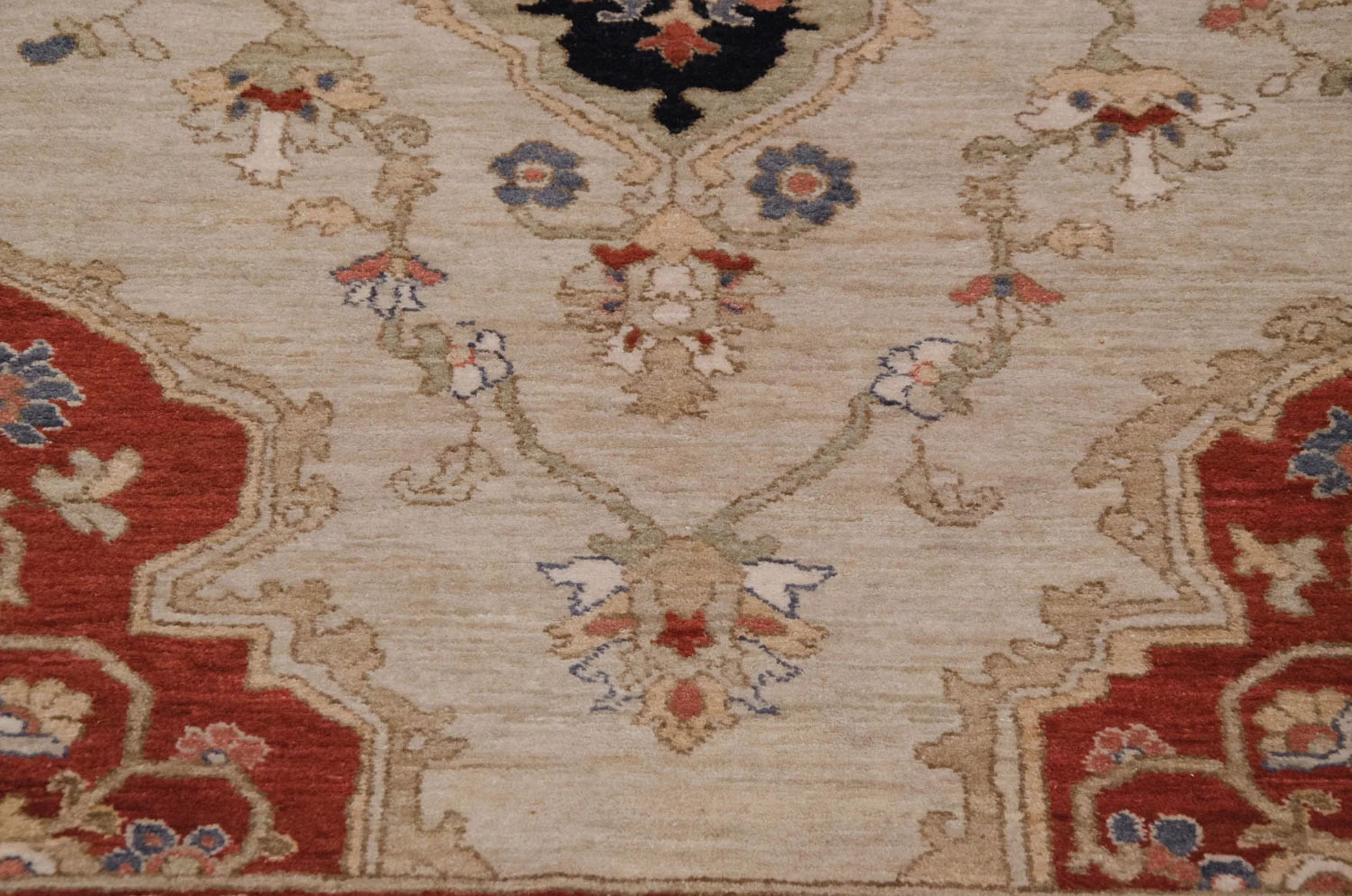 6x9 Vintage Armenian Serapi Design Carpet - Image 7
