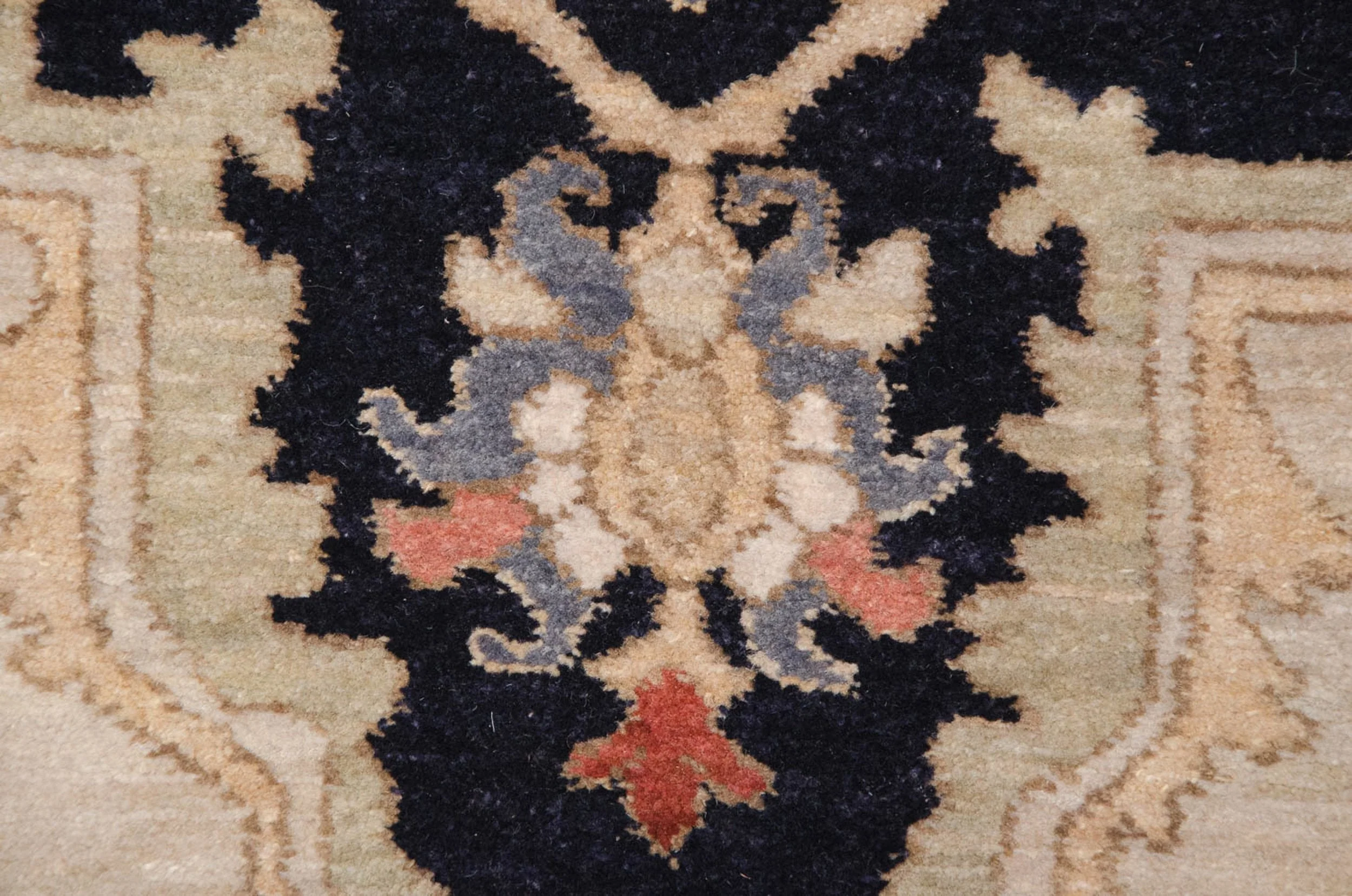6x9 Vintage Armenian Serapi Design Carpet - Image 8