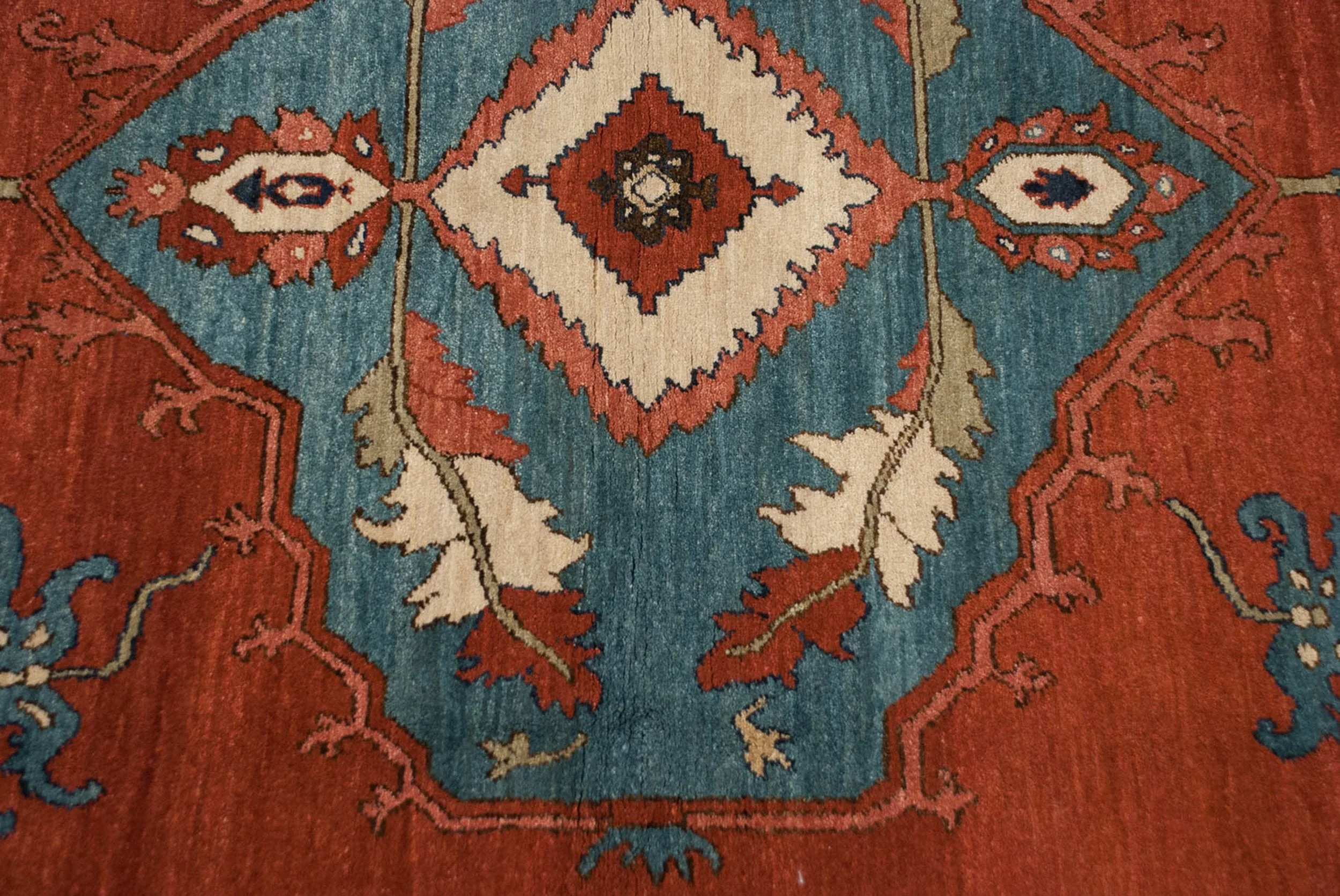 6x9 Vintage Armenian Serapi Design Carpet - Image 4
