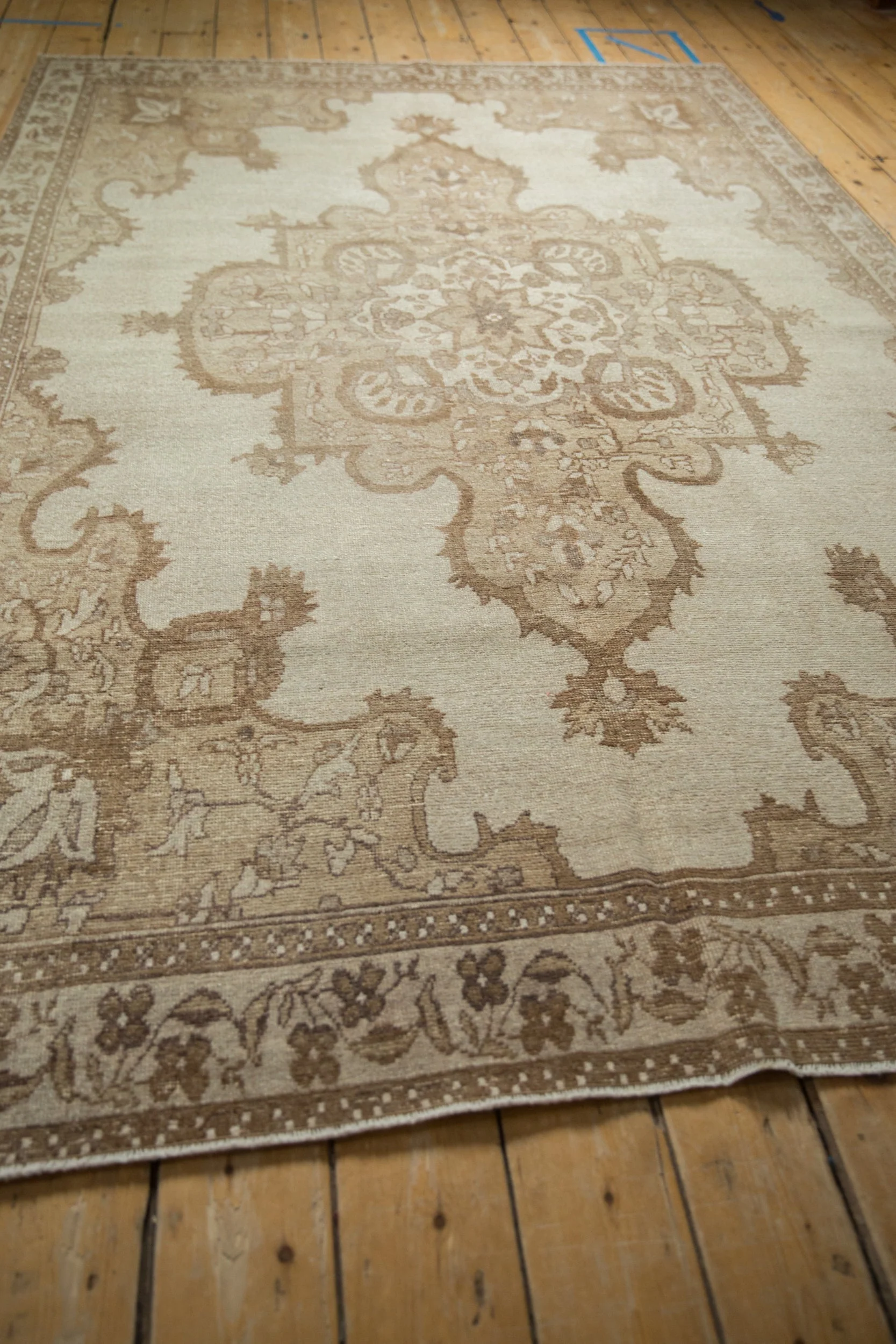 6x9 Vintage Distressed Kars Carpet - Image 7