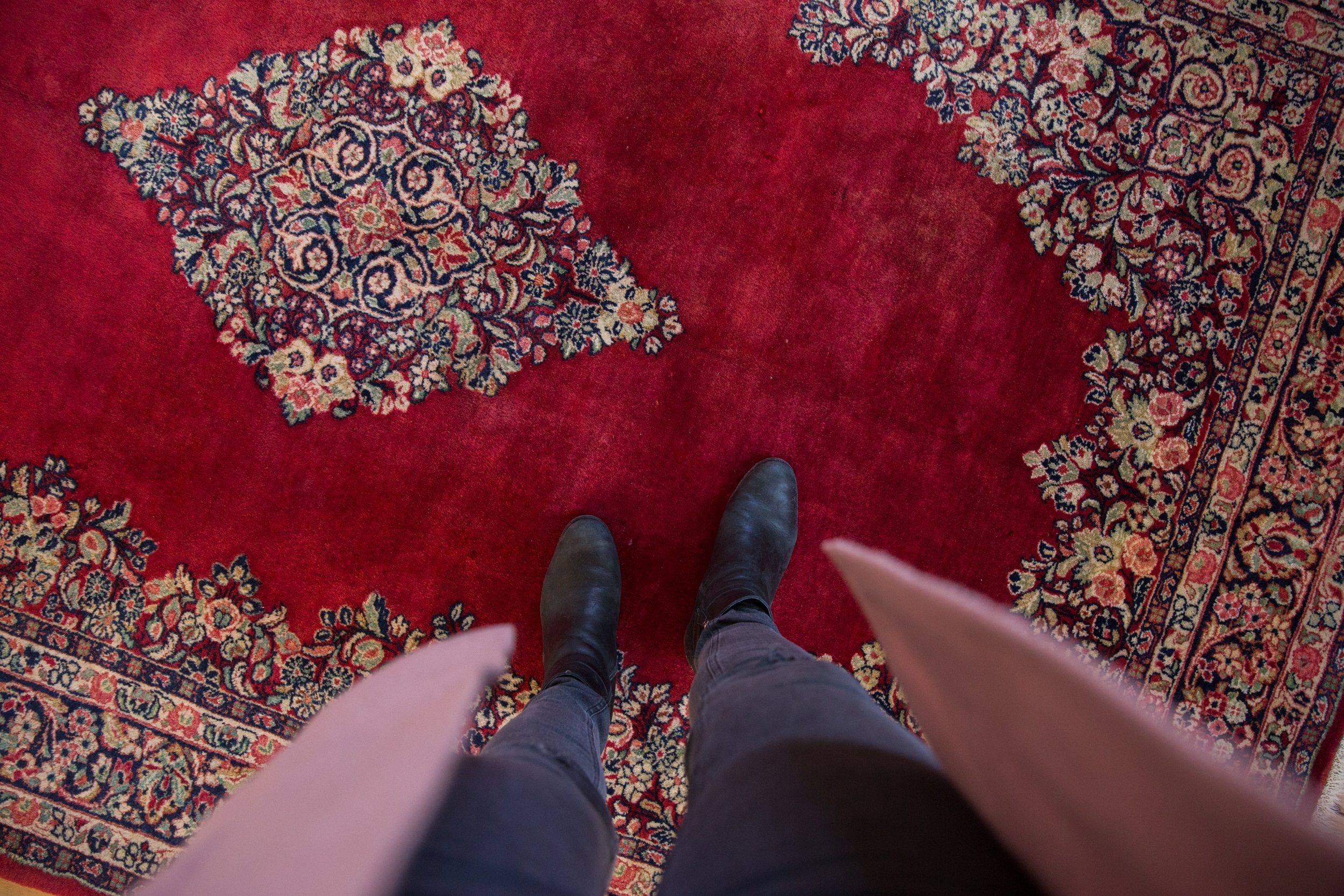 6x9 Vintage Sarouk Carpet - Image 2