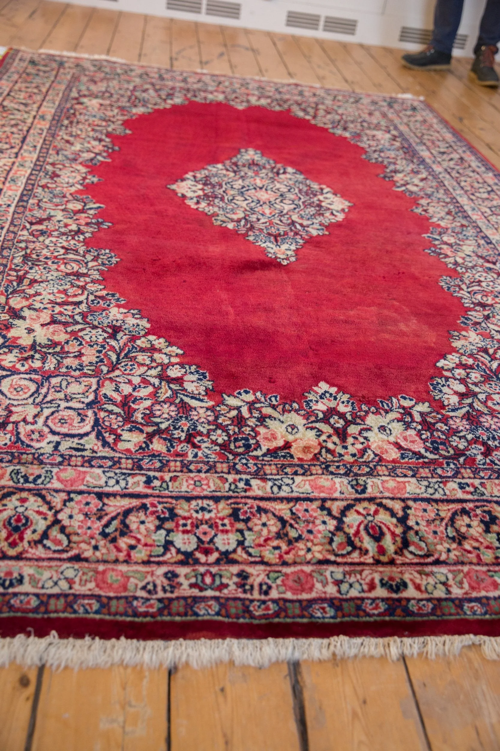 6x9 Vintage Sarouk Carpet - Image 6