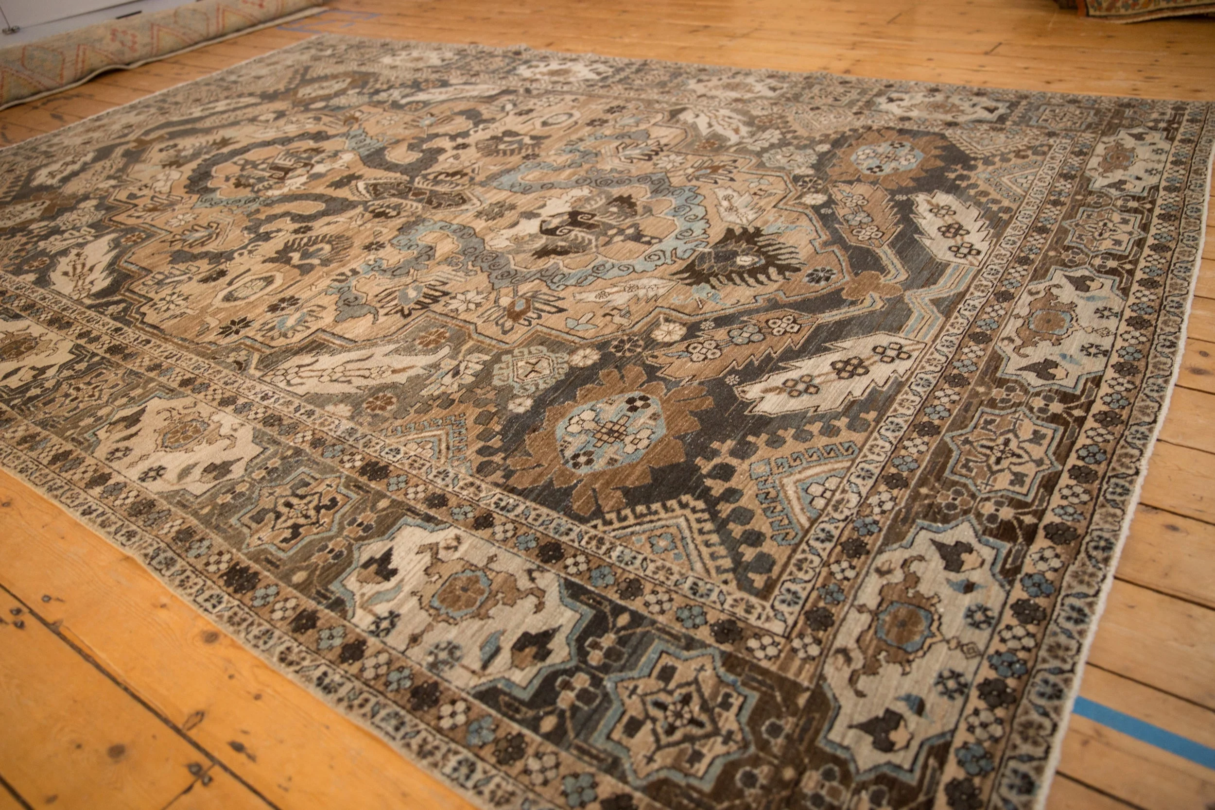 7.5x10.5 Vintage Distressed Khoy Carpet - Image 4