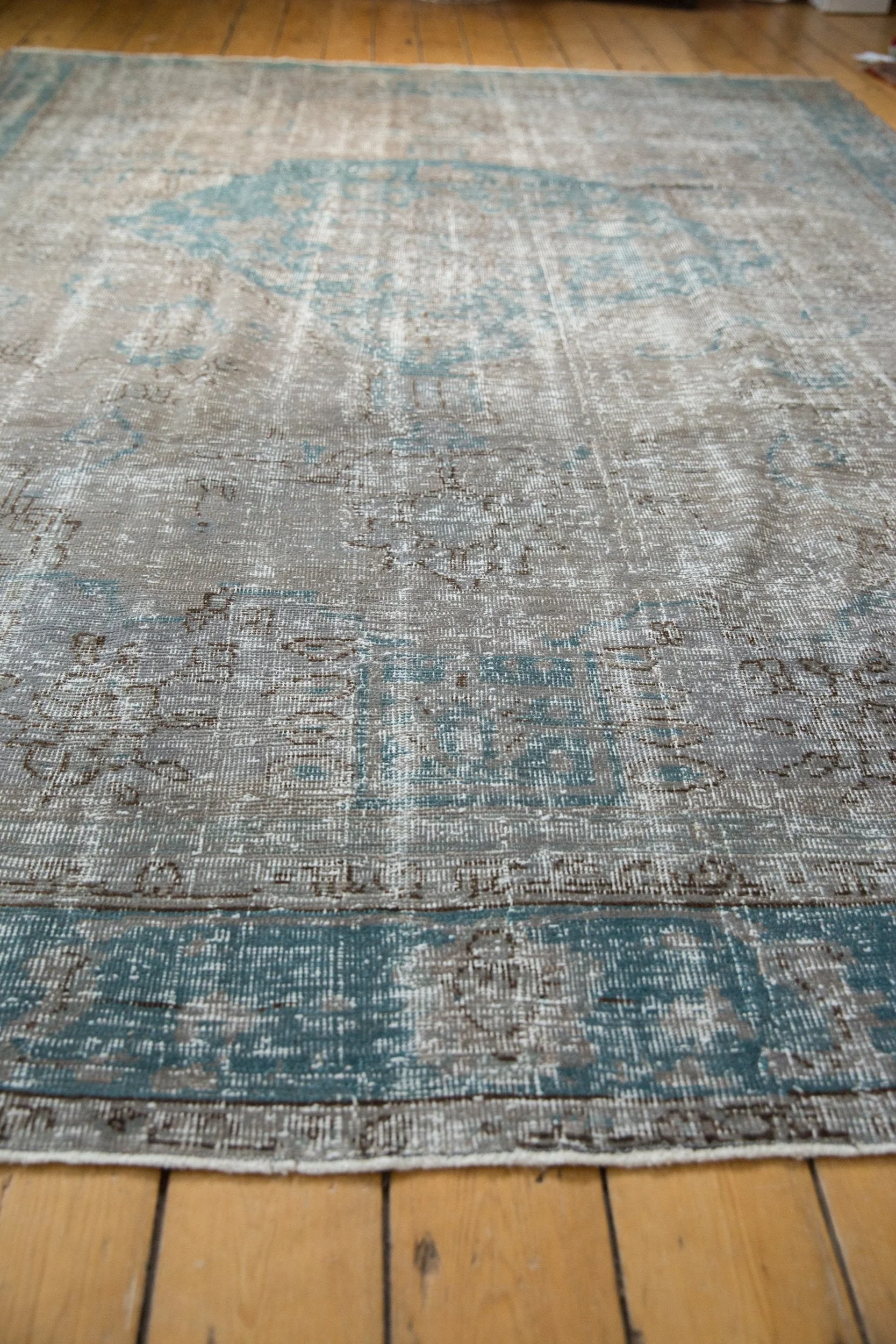 7.5x10.5 Vintage Distressed Oushak Carpet - Image 4