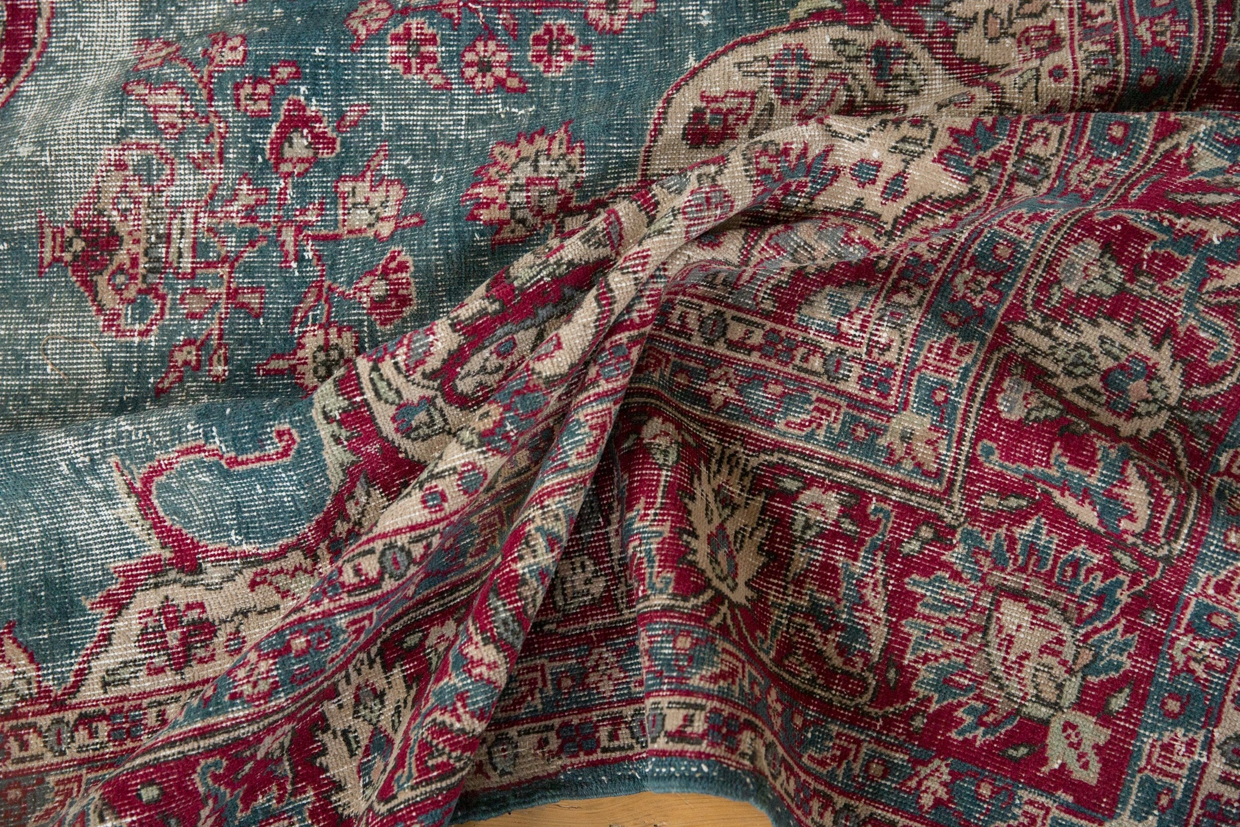 7.5x10.5 Vintage Distressed Sivas Carpet - Image 11
