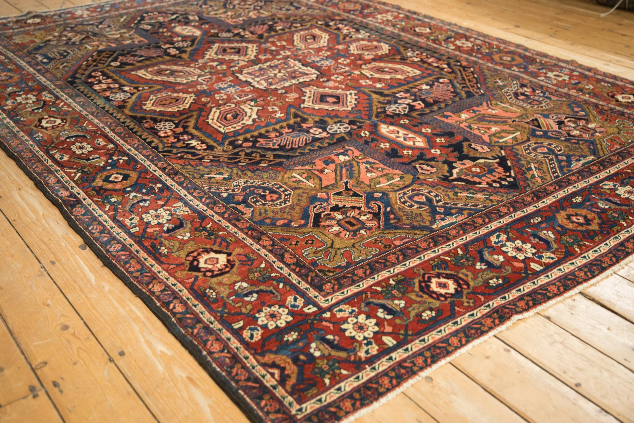 7.5x10.5 Vintage Heriz Carpet - Image 4