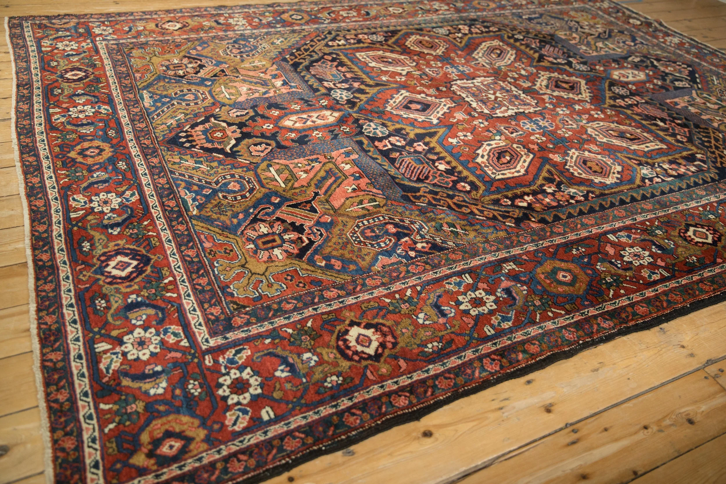 7.5x10.5 Vintage Heriz Carpet - Image 6