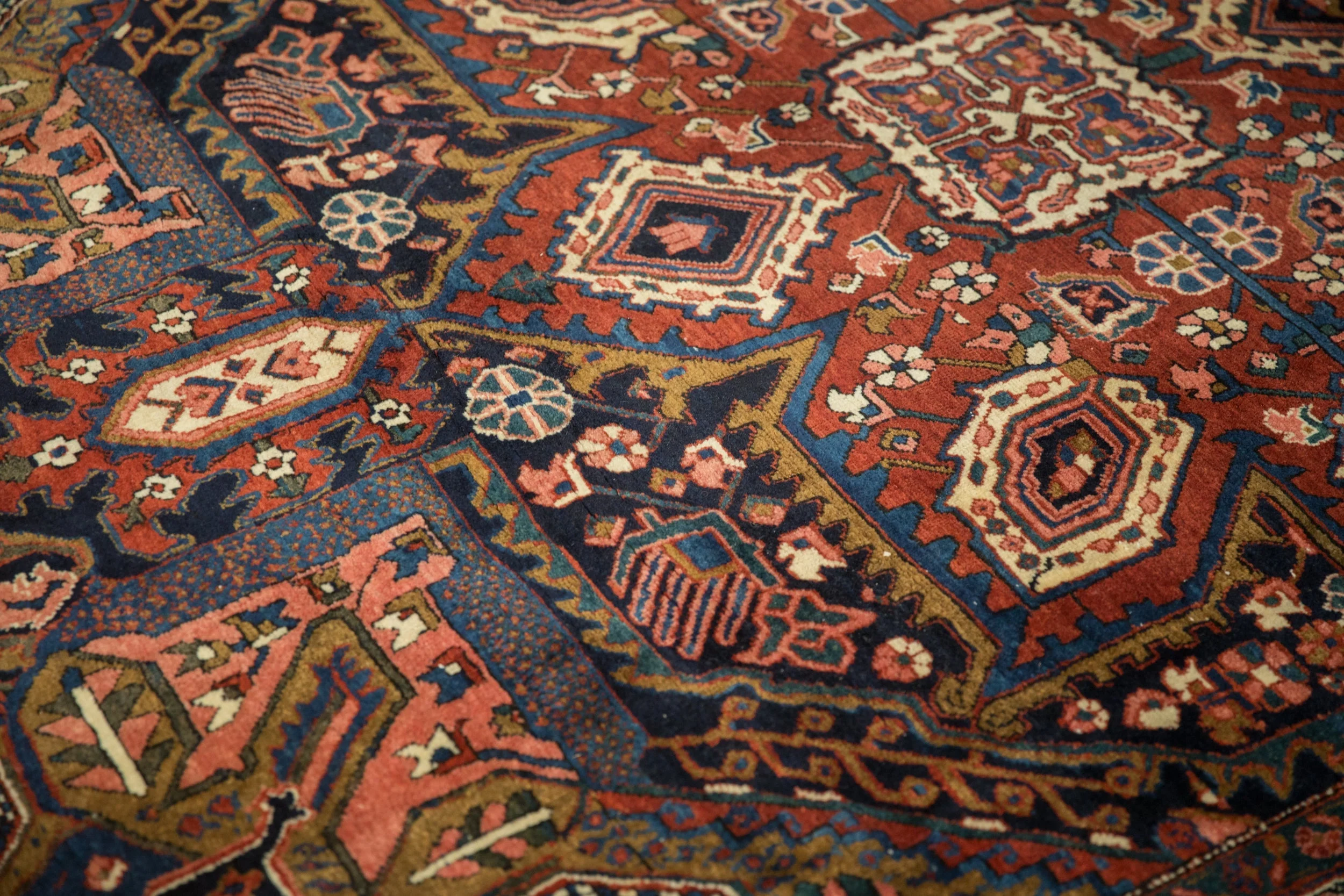 7.5x10.5 Vintage Heriz Carpet - Image 7