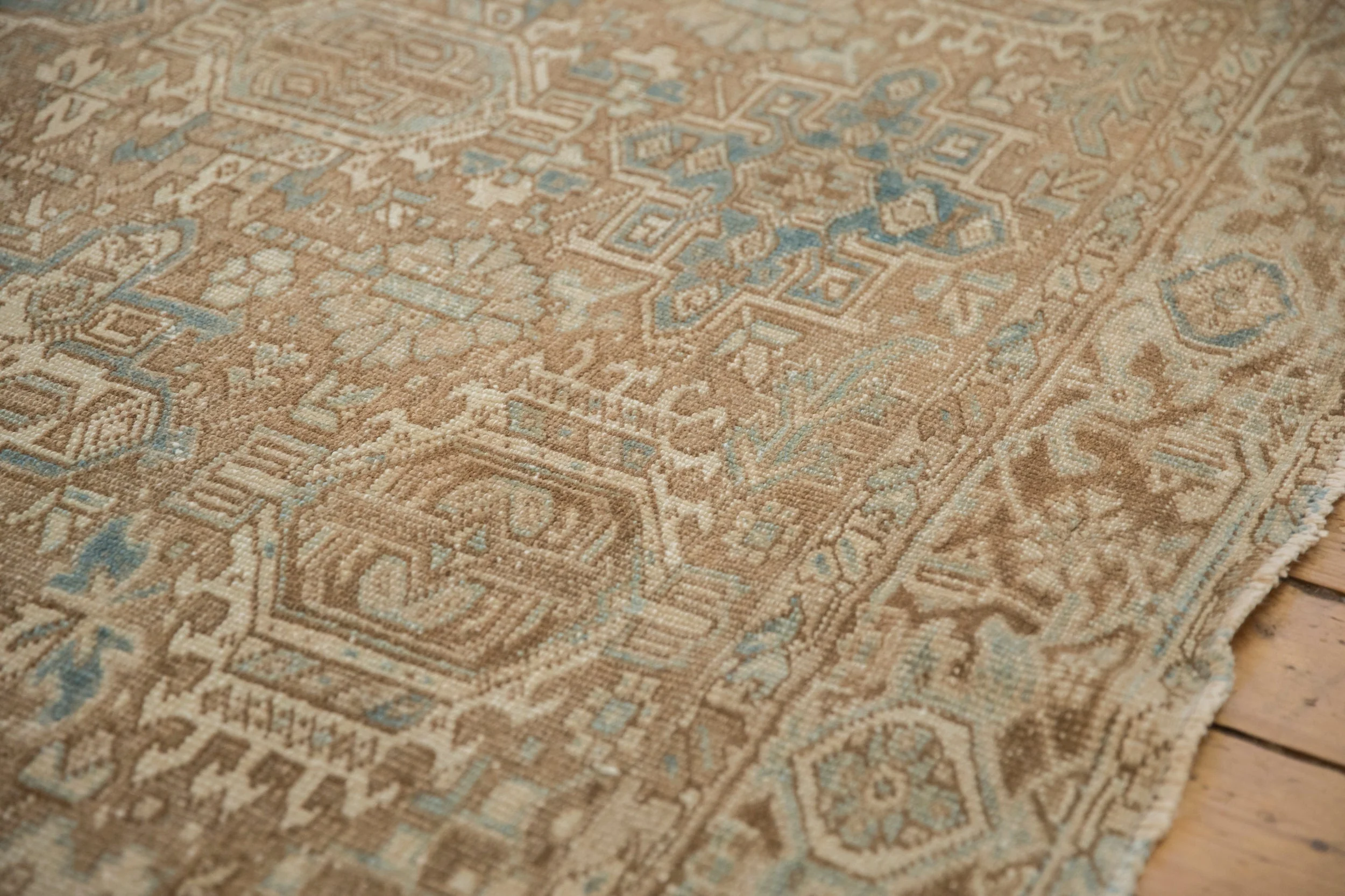 7.5x10 Vintage Distressed Heriz Carpet - Image 5