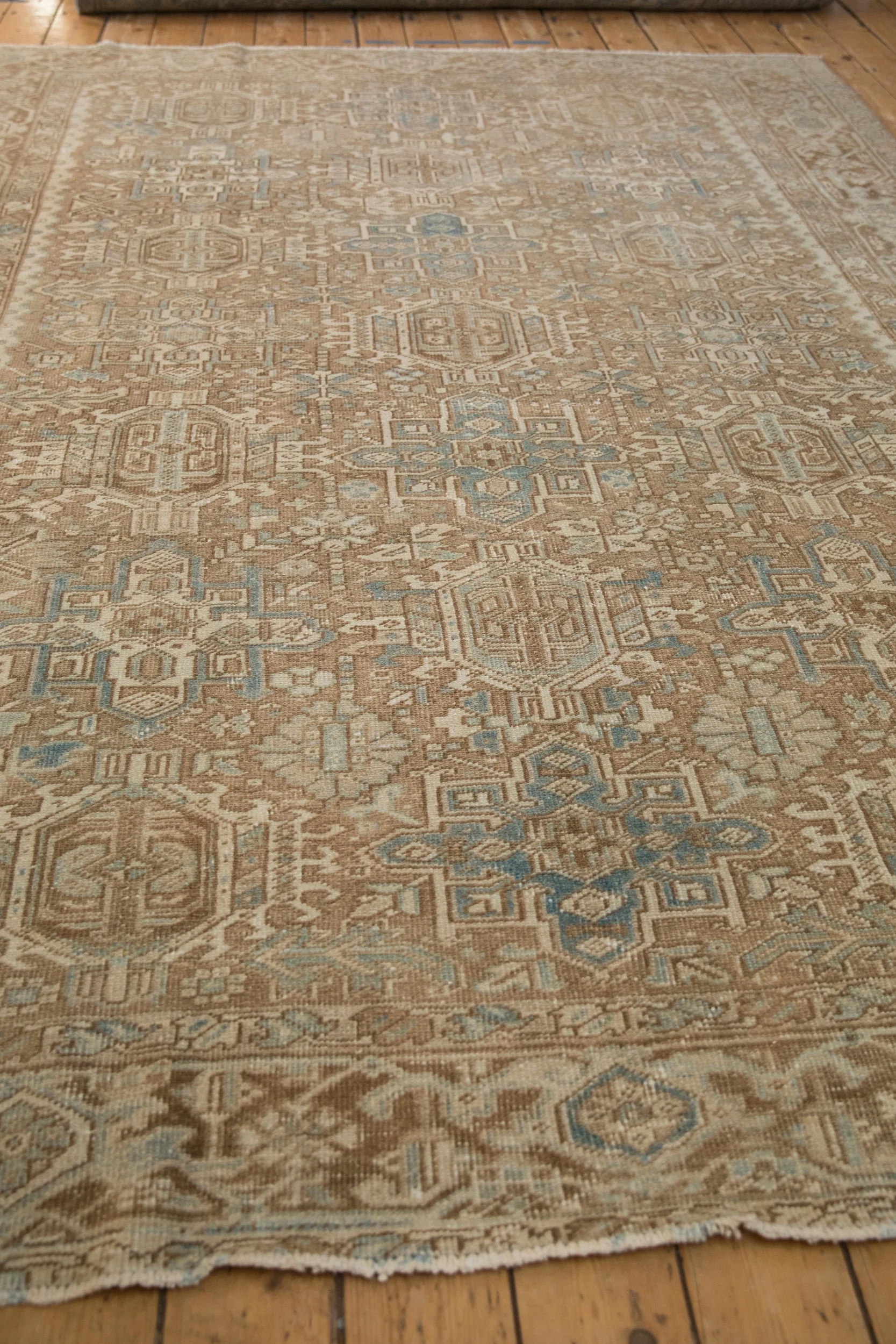7.5x10 Vintage Distressed Heriz Carpet - Image 6